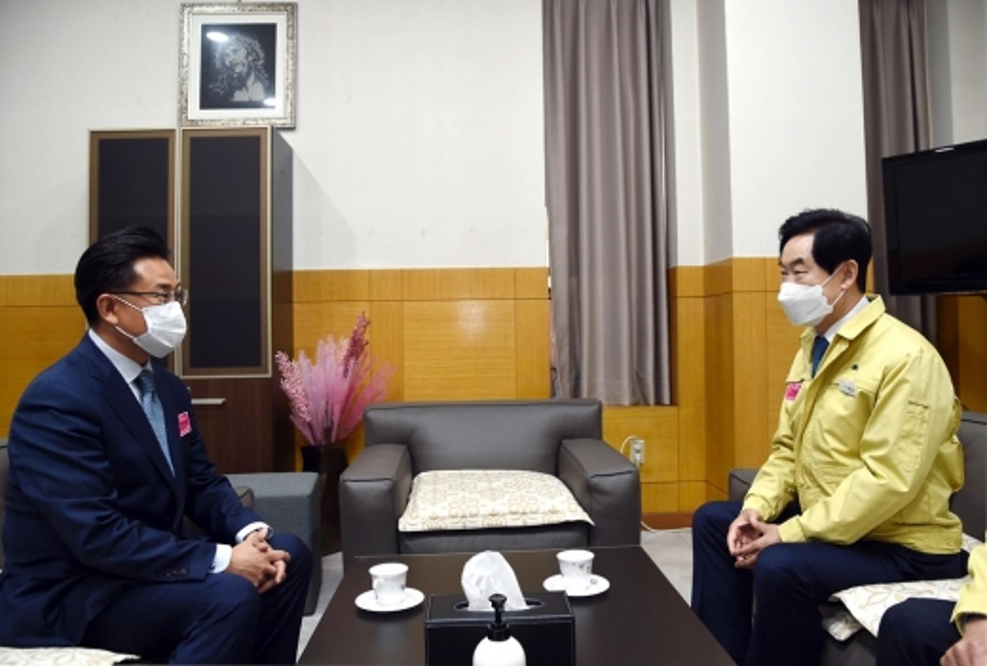 안병용 의정부시장, 기독교연합회장 찾아 밀집예배 자제 당부