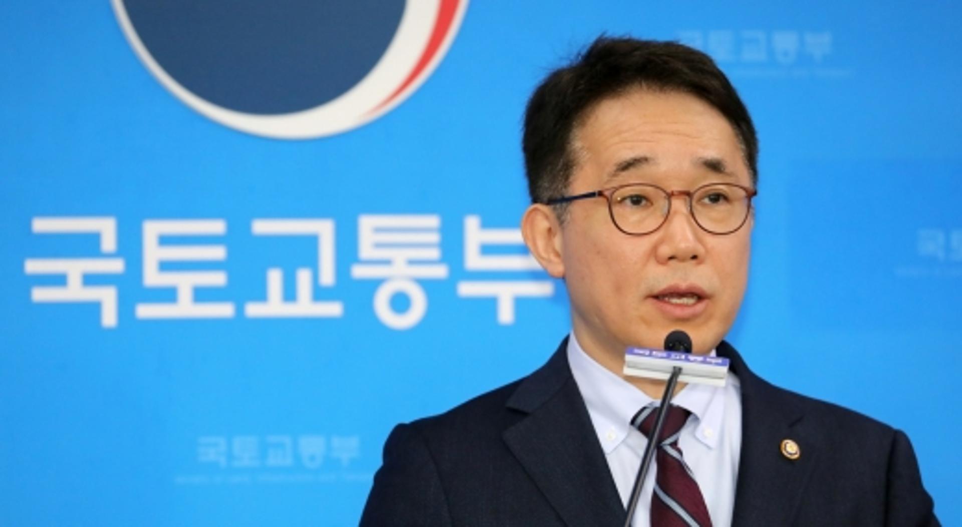 박선호 국토1차관 “다주택자 세부담 상당... 5월말까지 팔아라”