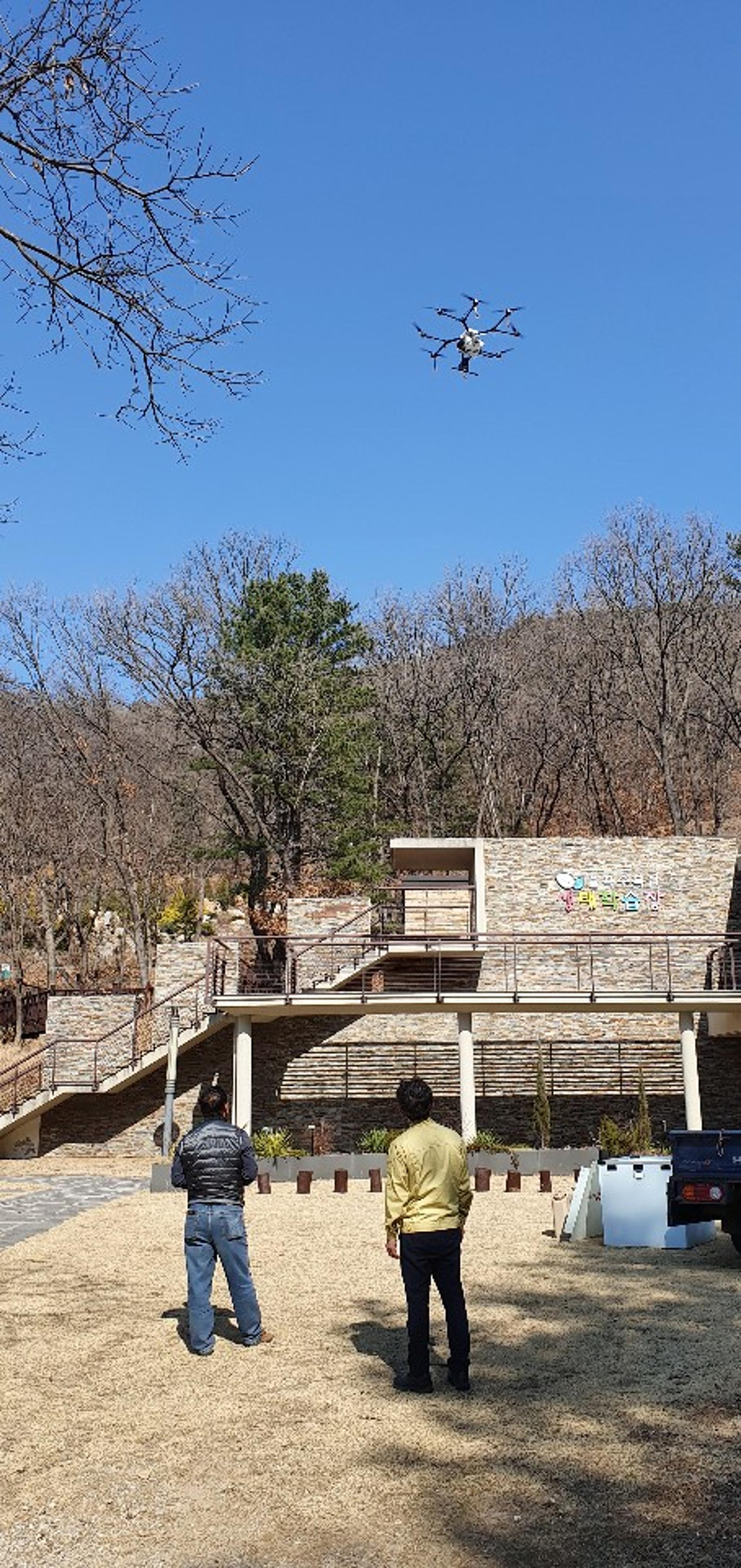 파주시, 모든 공원 및 녹지대 '드론방제기' 집중방역