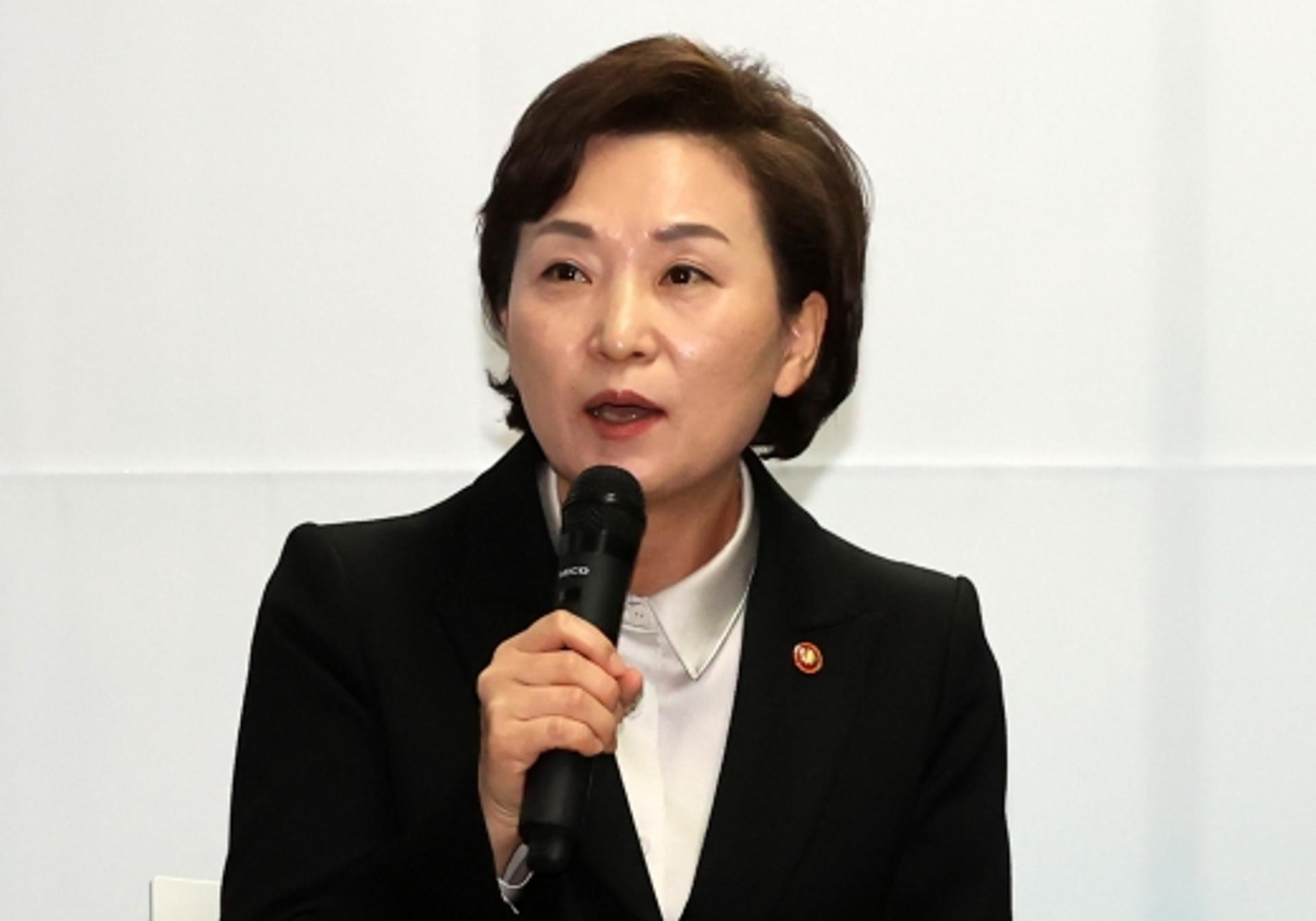 [재산공개] 의정활동 안한 김현미, 재산 9억 전년比 5% 줄어