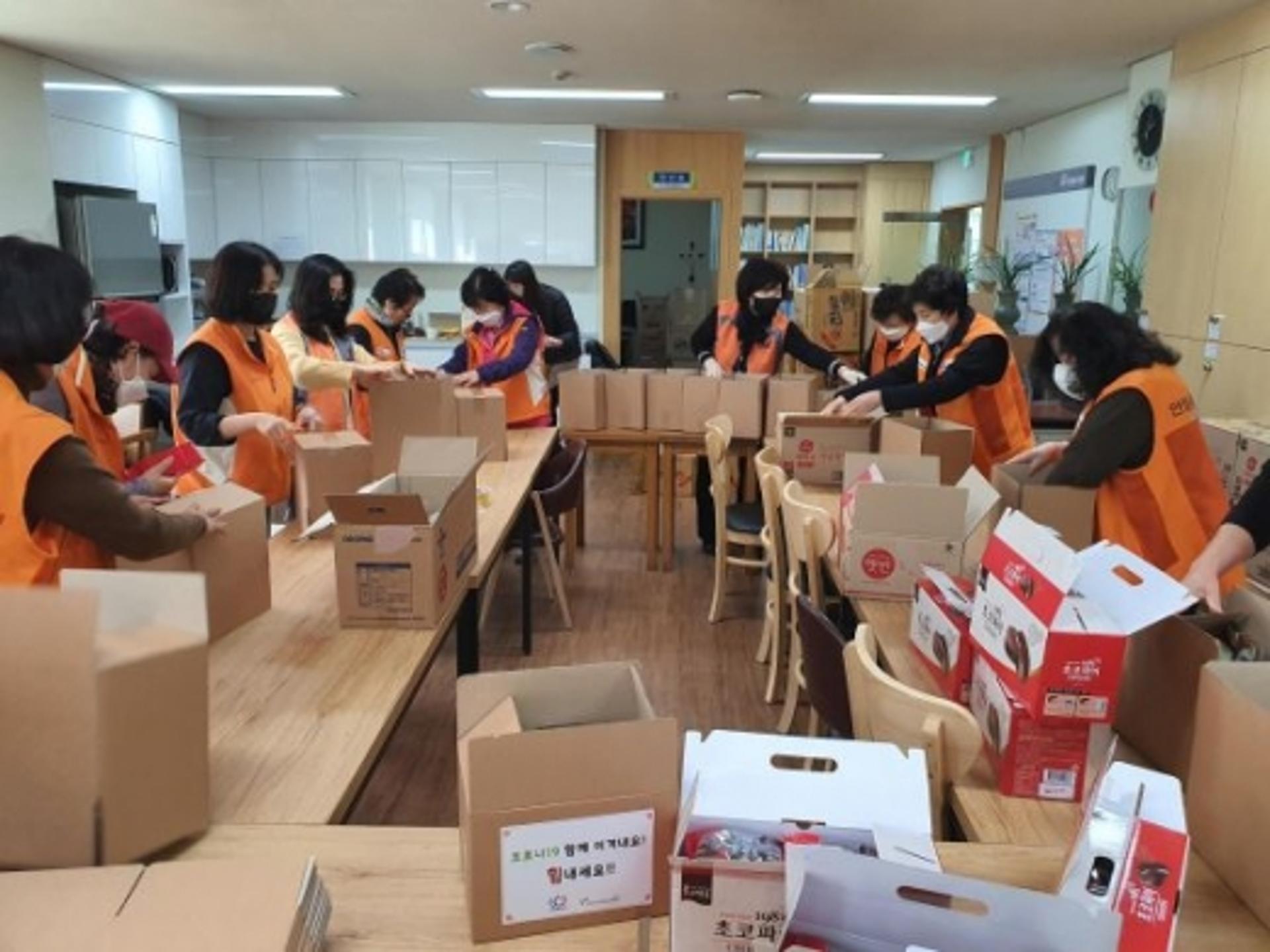 안양시, 사회적 고립가구에 '1인 생필품 키트' 제작·전달
