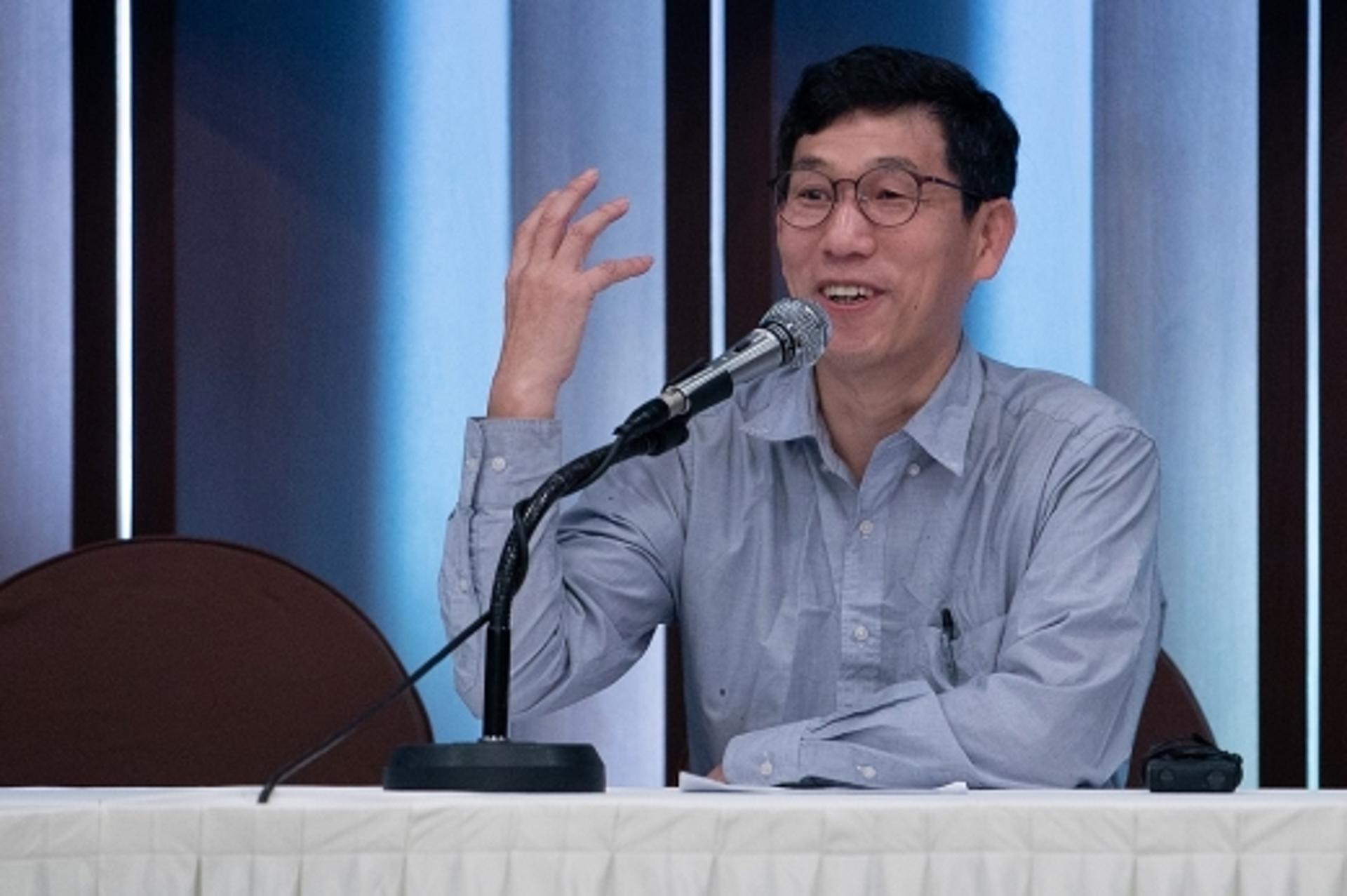 진중권 "민주당 총선 크게 이기면… 조국 복권운동 일어날 것”