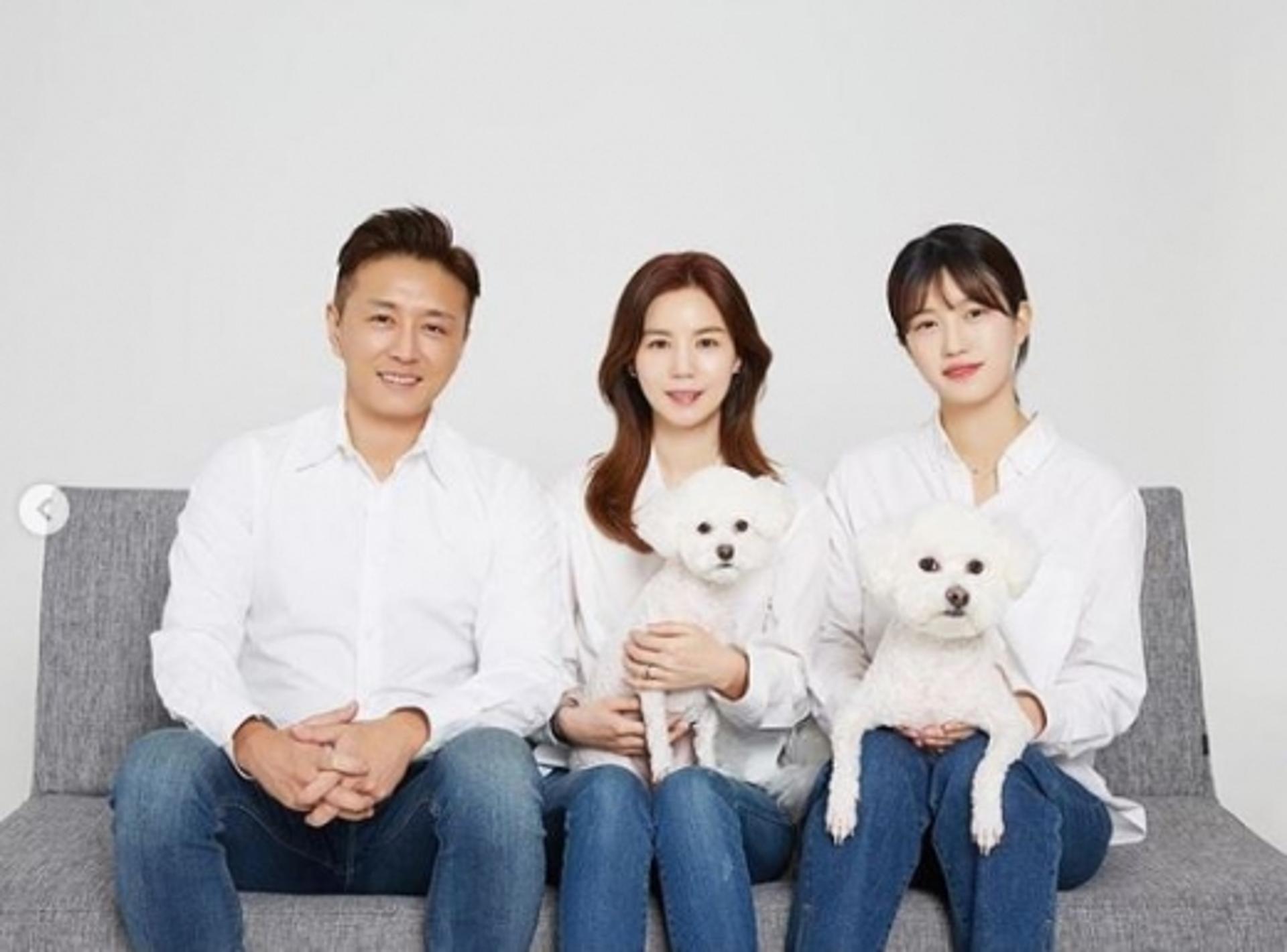 박시은♥진태현, 가족사진 보니 '훈훈'
