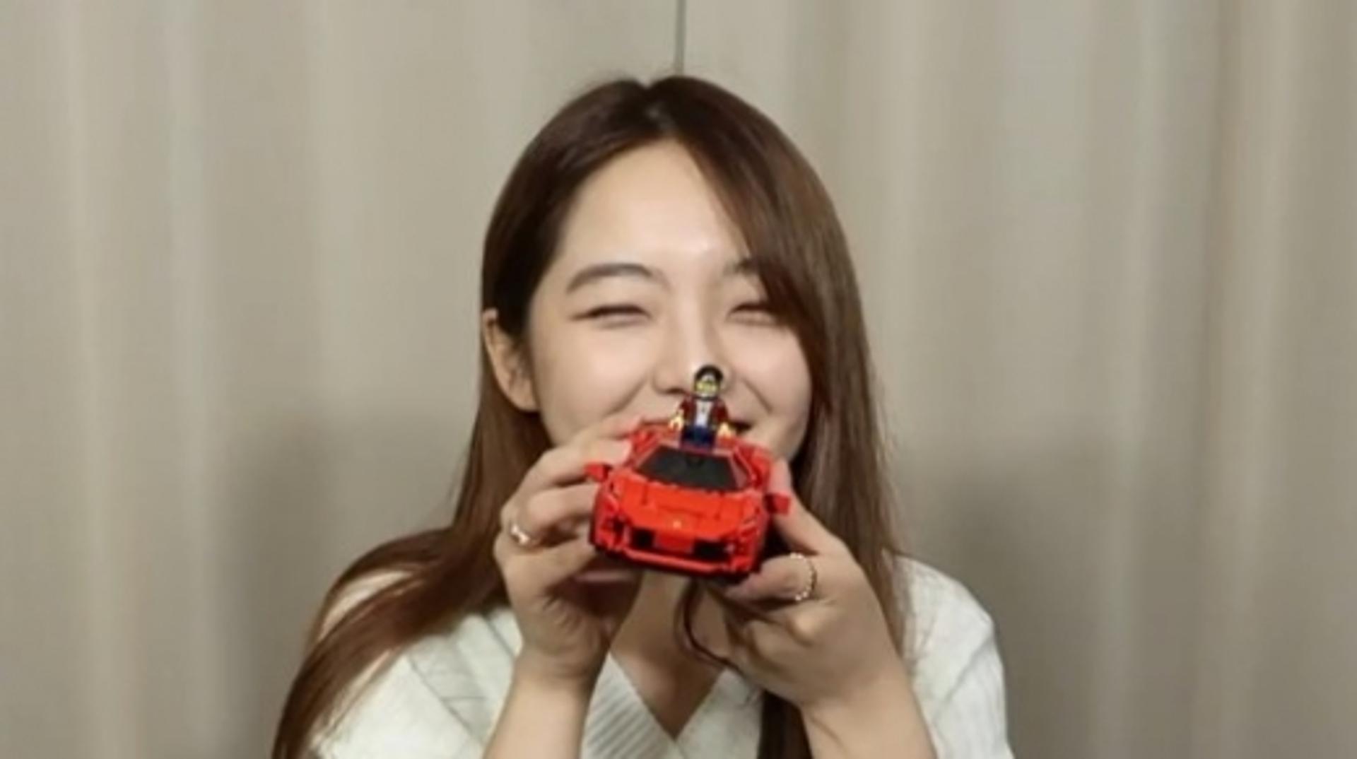 서신애, 4억 외제차 폐라리F8 구입?