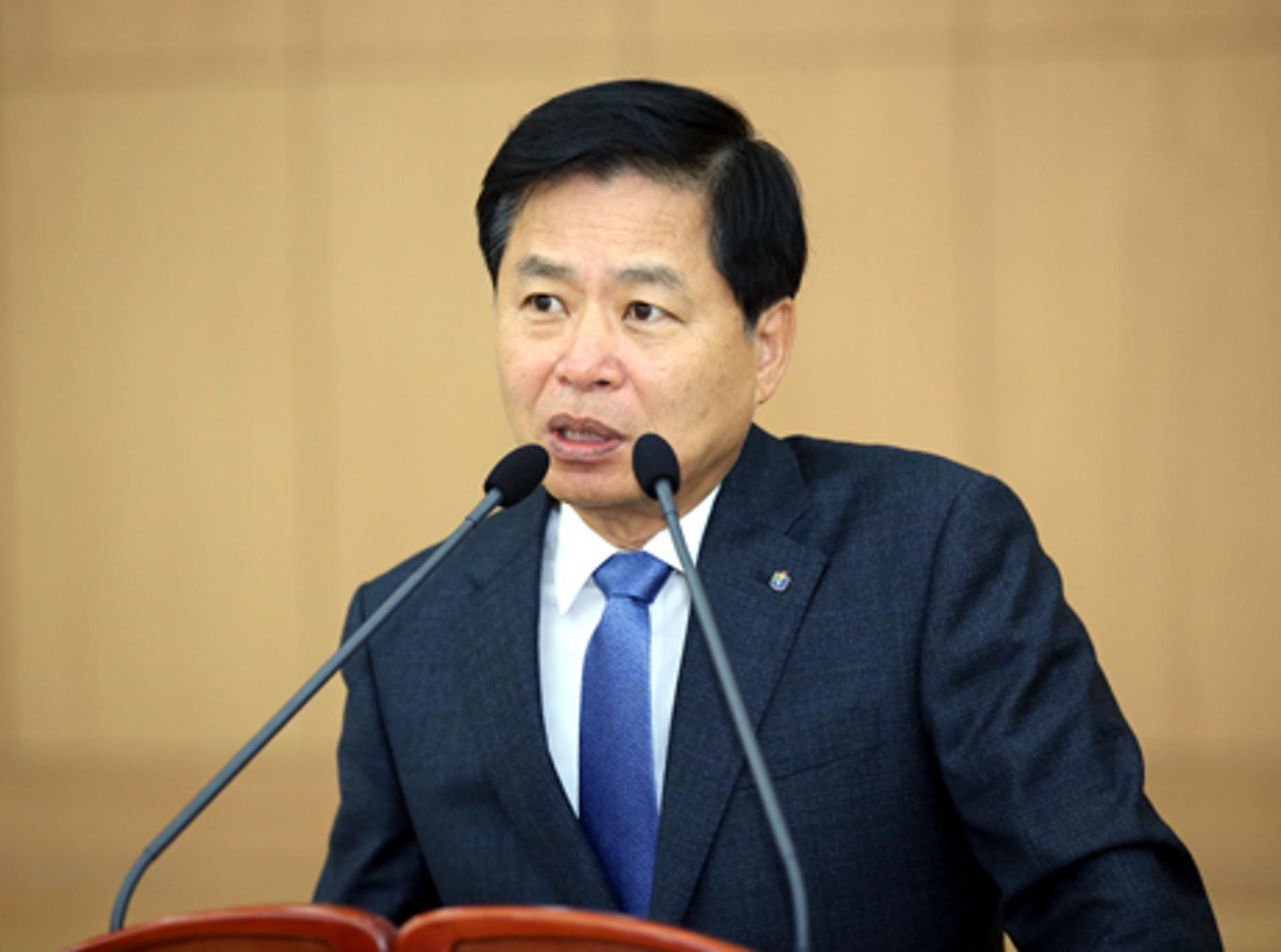 장석웅 전남교육감 "학교장 자율.. 책임은 내가 진다"