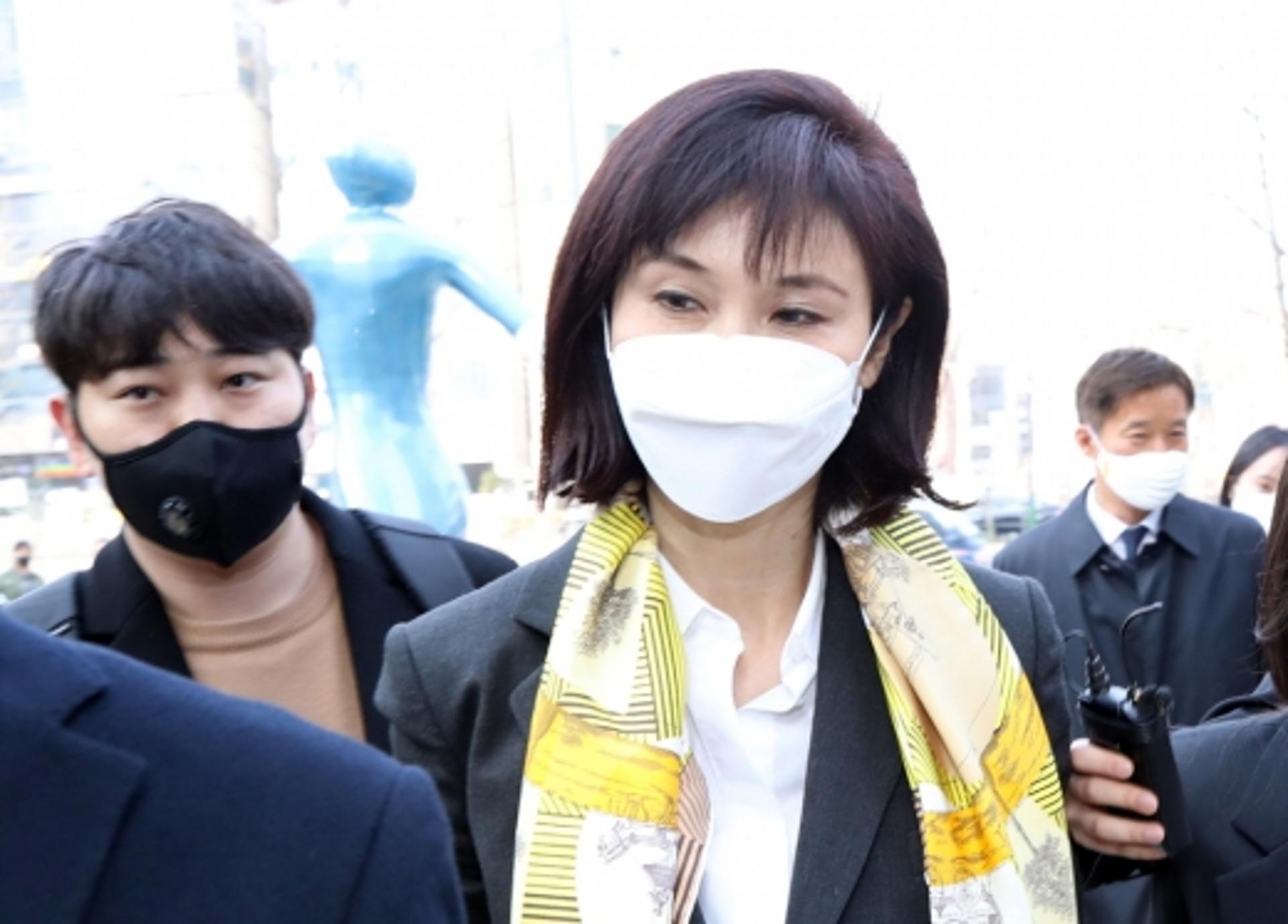 노소영 “최태원, 가정으로 돌아오면 소송 취하”
