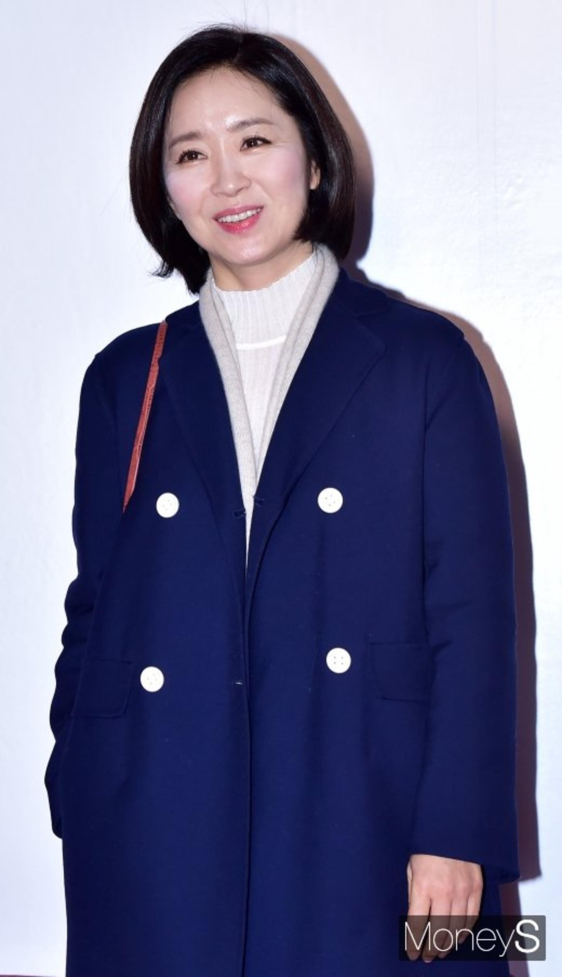 윤유선 코로나 '음성' 판정… "의료진 봉사자께 감사"