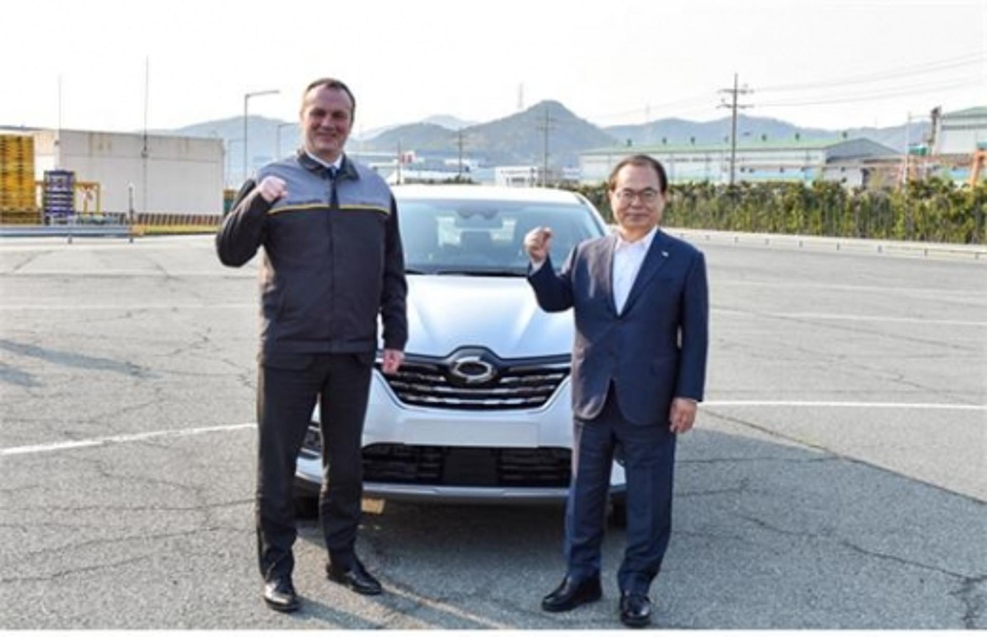 르노삼성차 찾은 오거돈 부산시장 "XM3 만족"