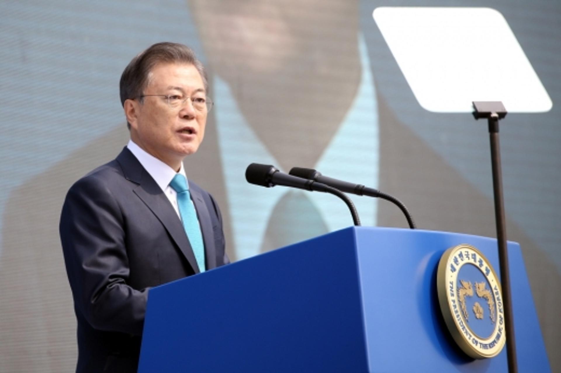 문 대통령 “예수 그리스도 부활처럼 새로운 희망 만들자”