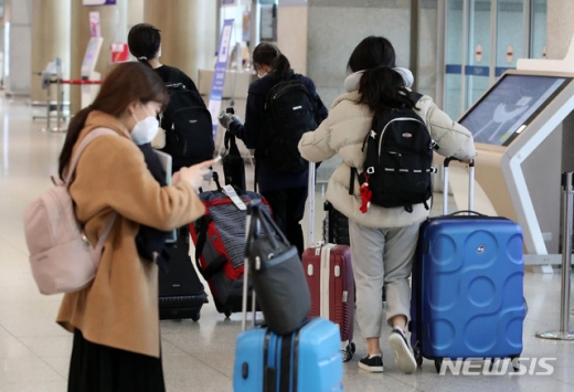 [출근길] 미국발 입국자, 오늘부터 전수검사 받는다