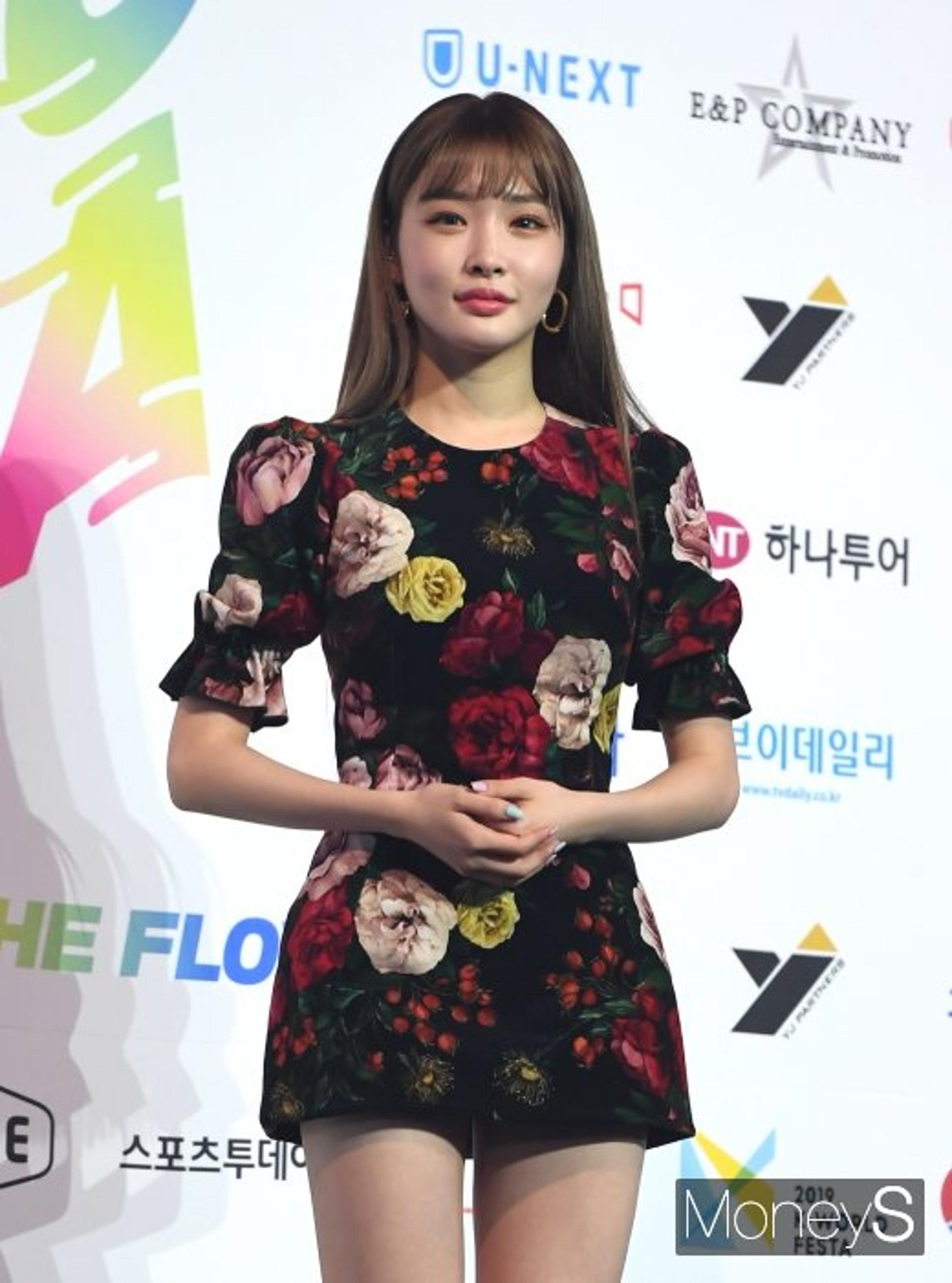 청하 컴백예고, 10개월만에 돌아오는 음원 '퀸'