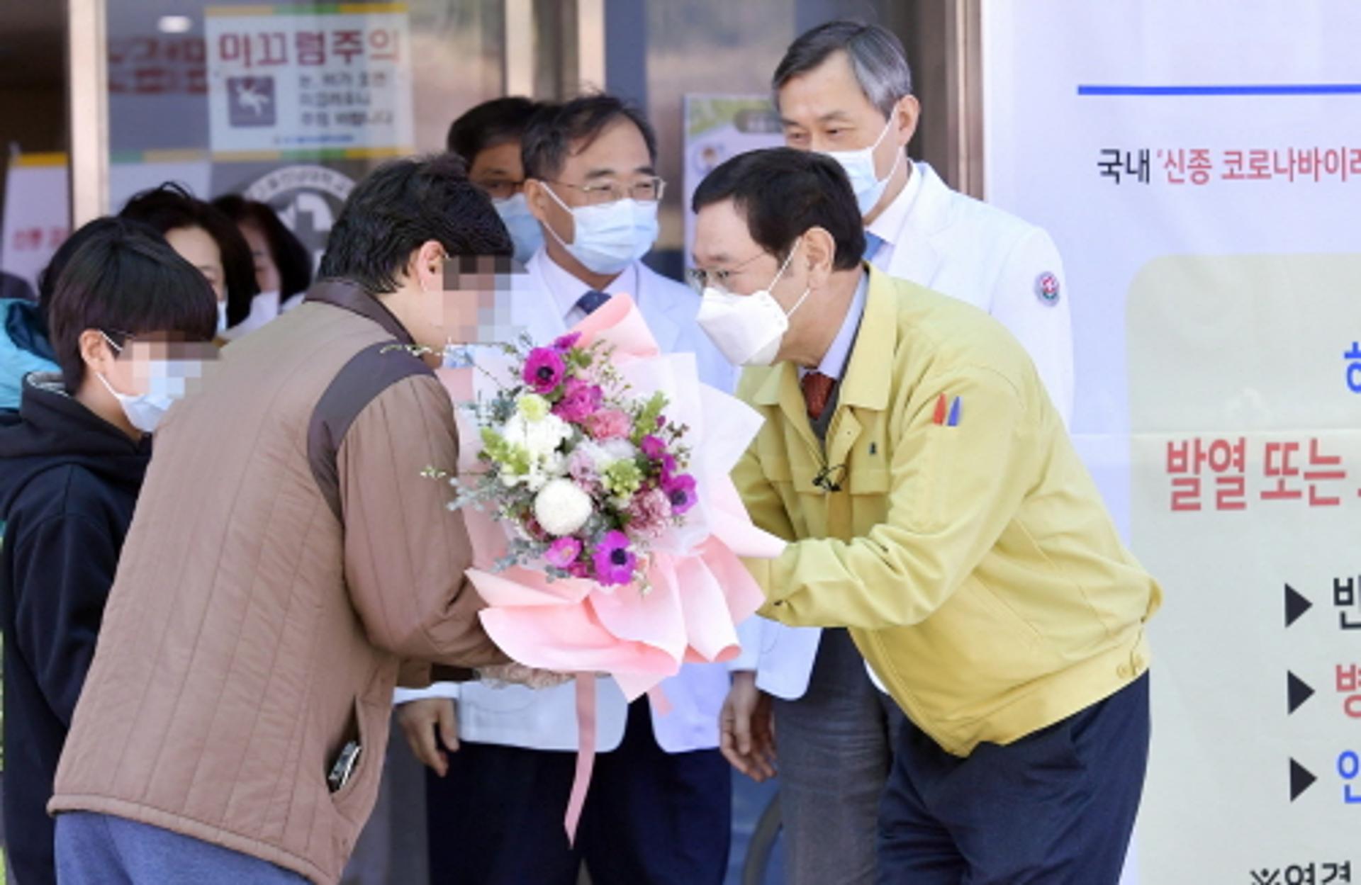 대구 코로나 확진자 30명, 광주서 모두 퇴원… "병상나눔 꽃 만개"