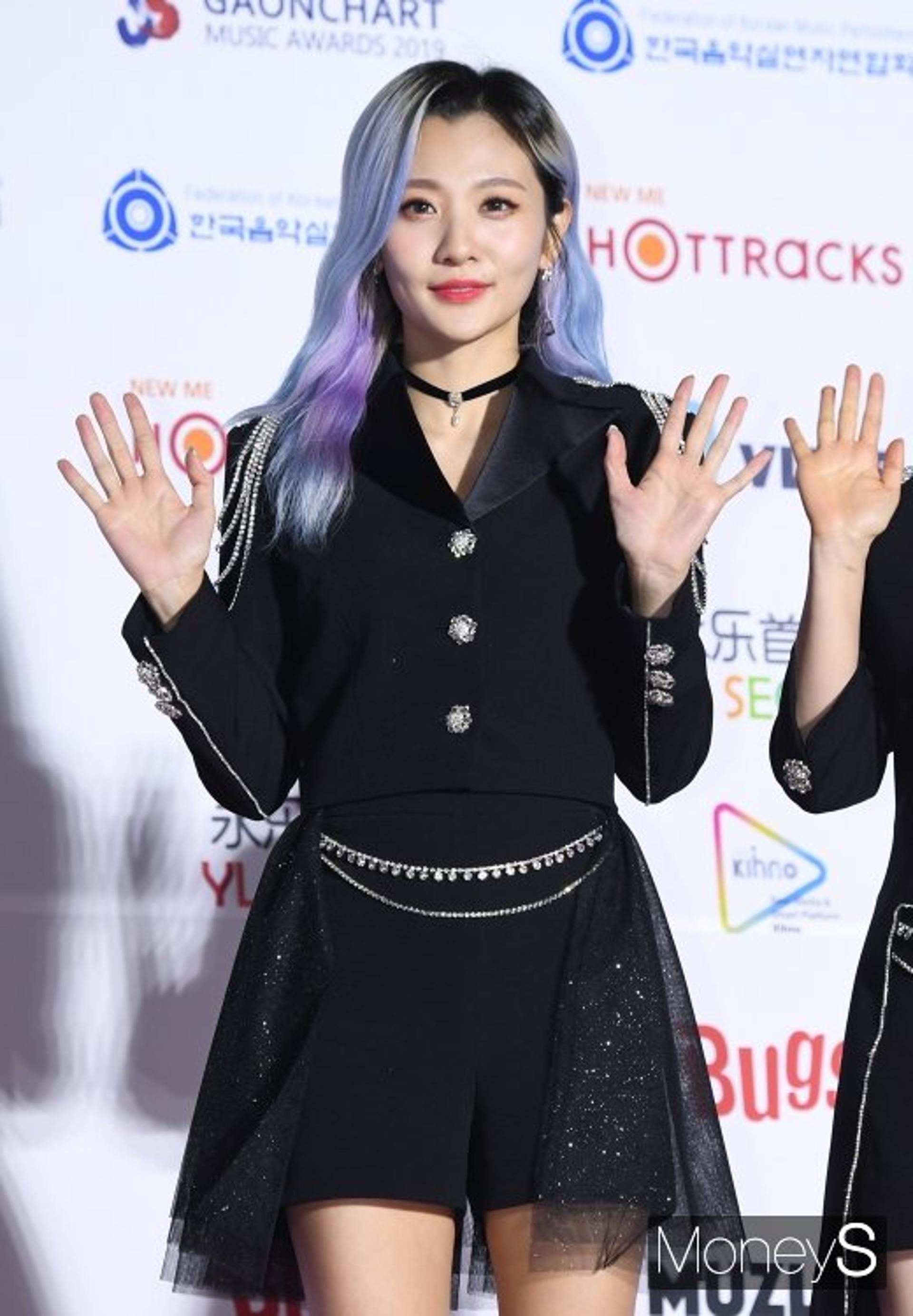 볼빨간사춘기 '강경대응'… "김근태, 사과없으면 고소"