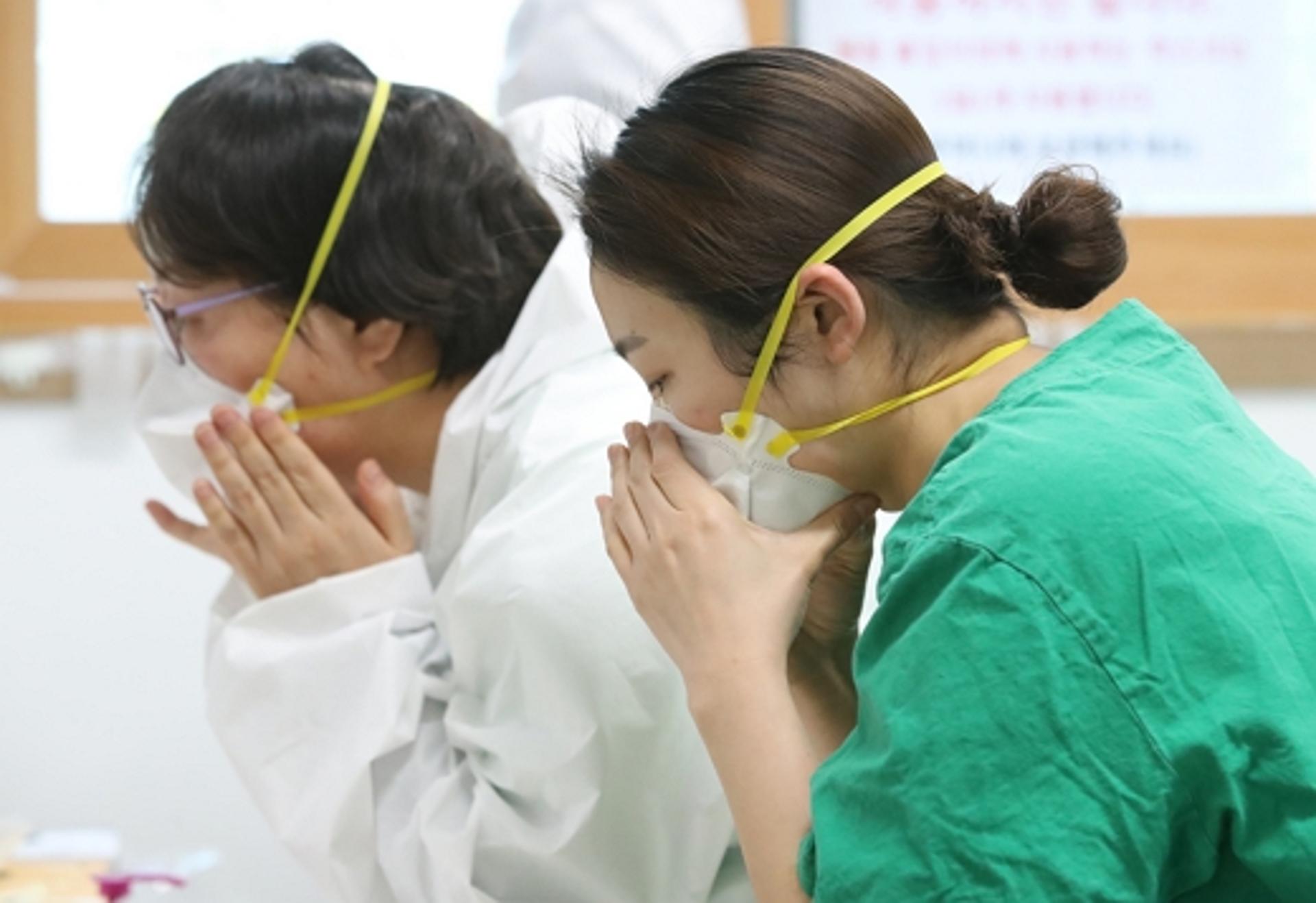 "해외 유입 확진자 9명 가운데 6명이 미국 입주"(속보)