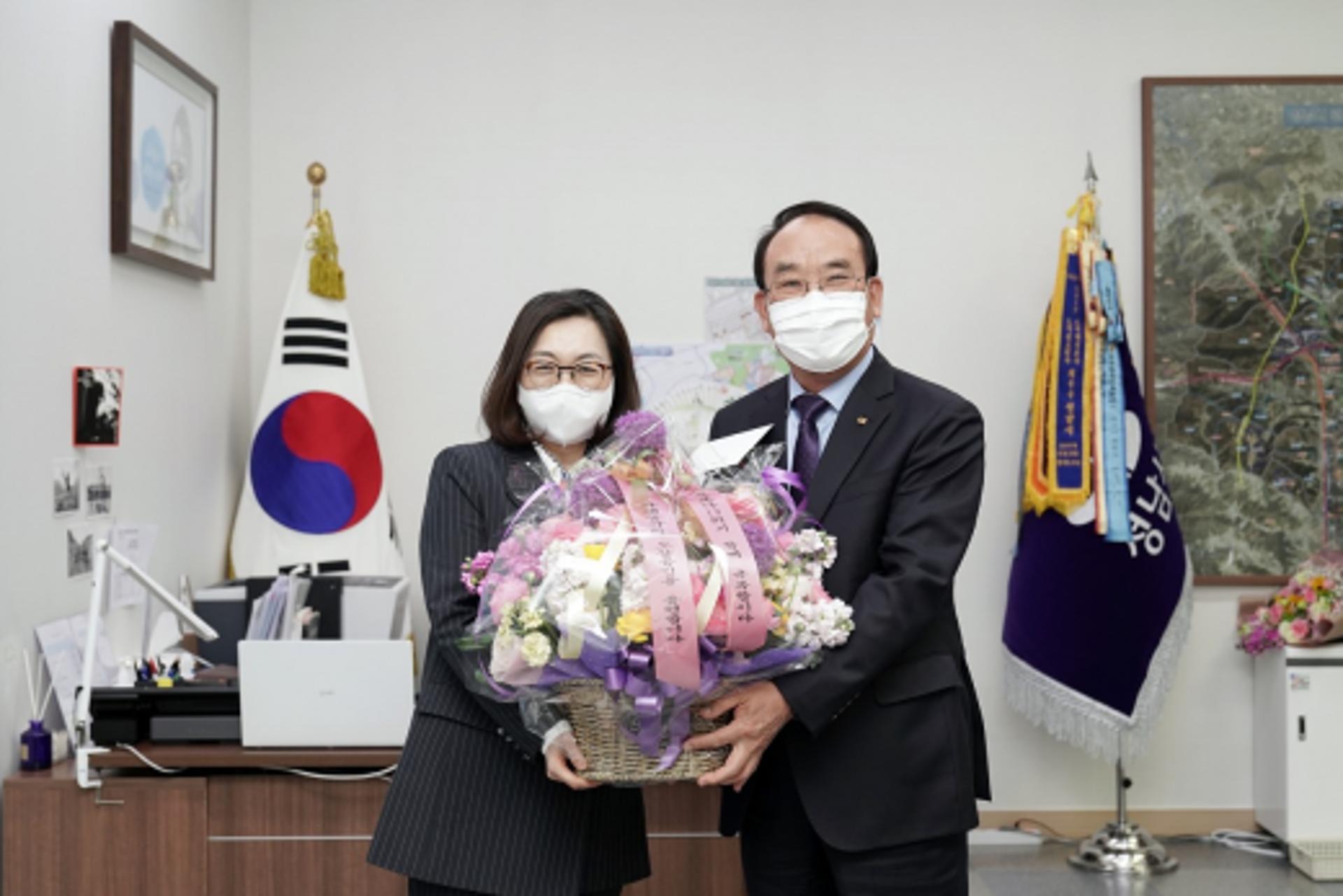 은수미 성남시장 ‘플라워 버킷 챌린지’ 참여