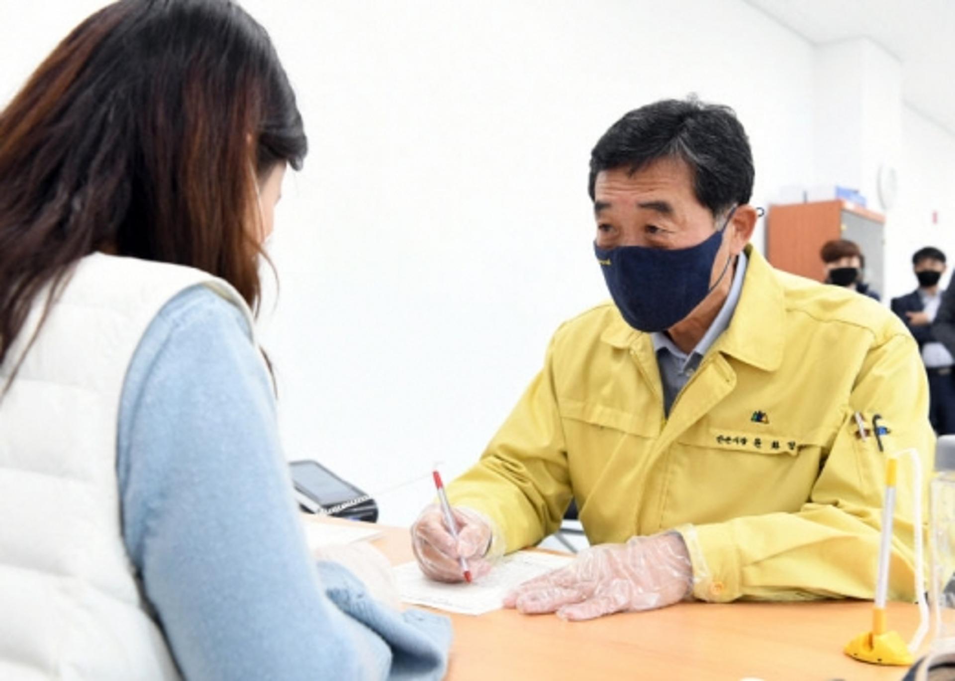 전국 최초 외국인 주민 재난지원금 지급… 안산시 전담창구·콜센터 운영