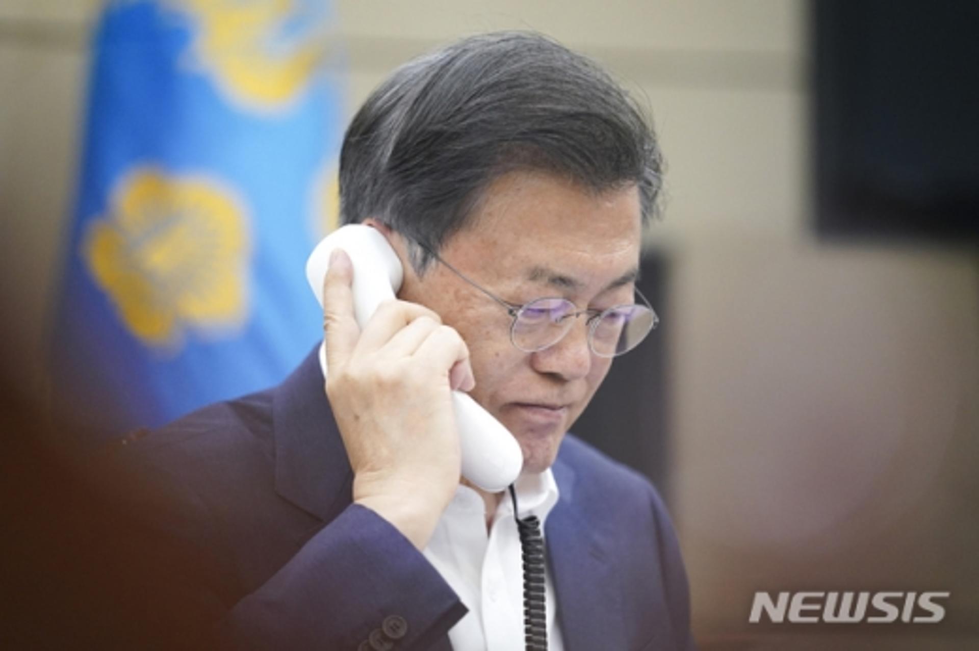 문 대통령, 김태년 원내대표에 "국회, 힘 모아달라"