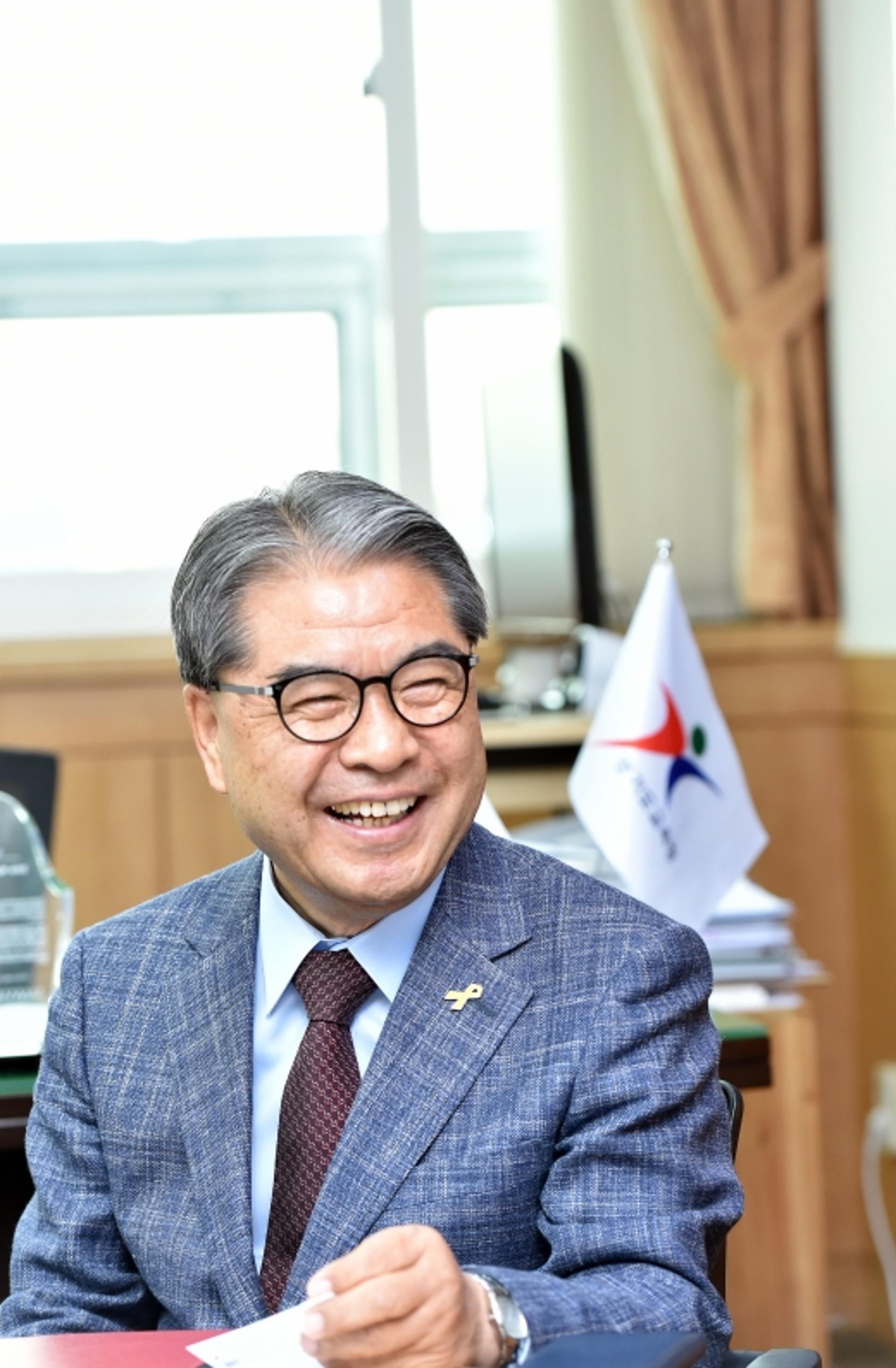 이재정 "안전이 우선, 학력평가도 등교개학일 맞춰 연기"