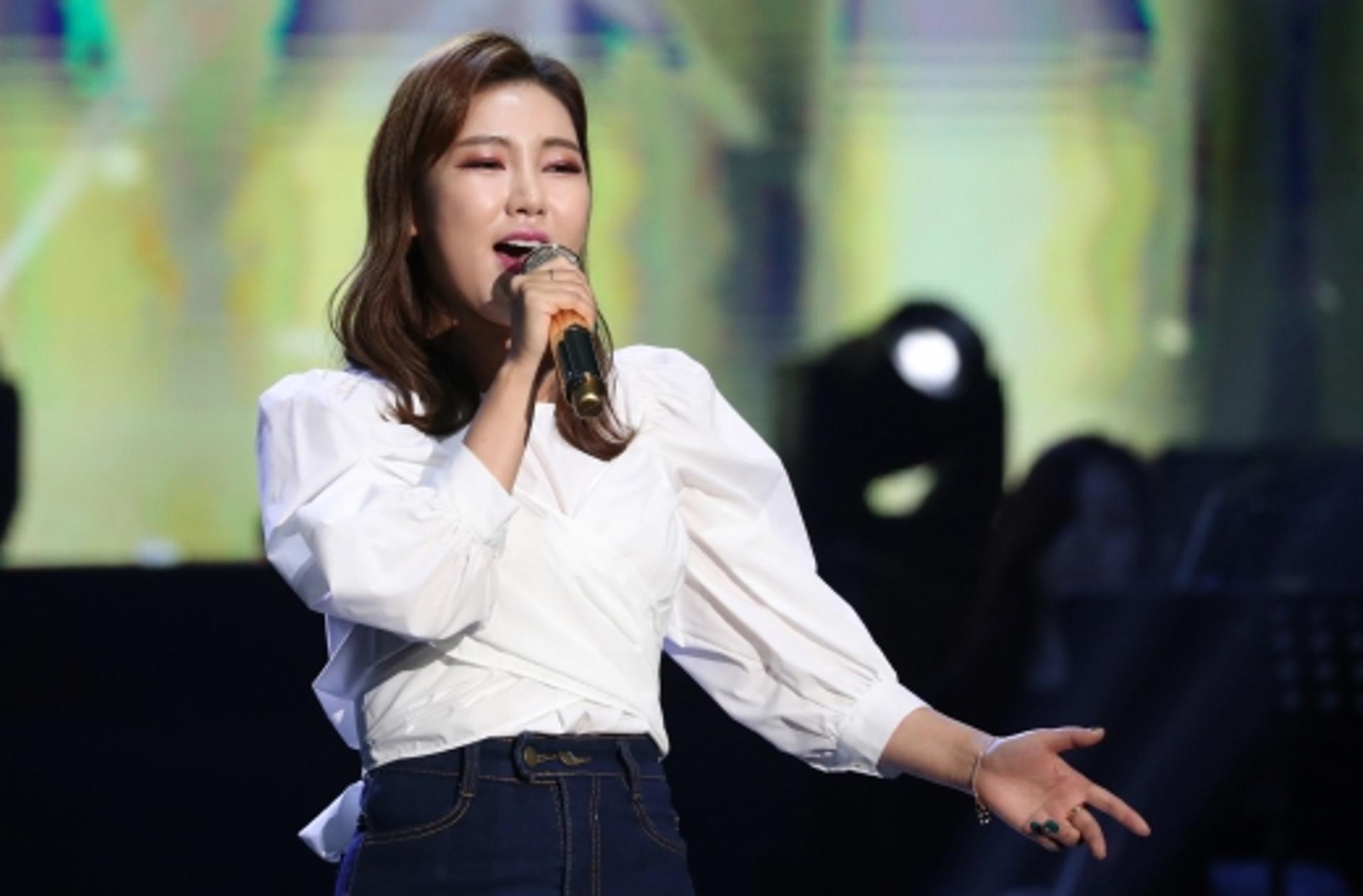 송가인, 긴급재난지원금 전액 기부… “좋은 일에 써주세요”