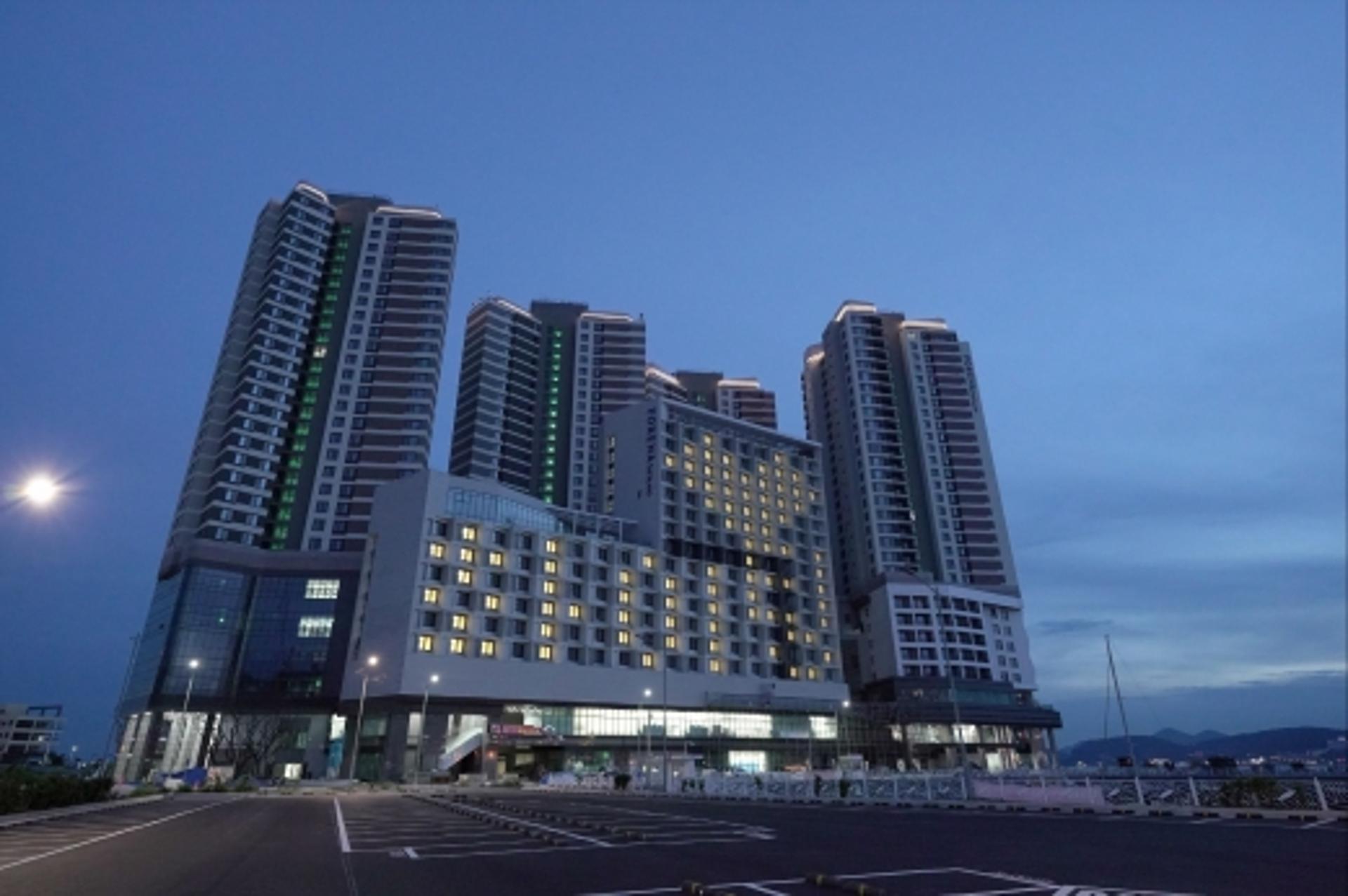 한화건설, 코로나19 극복 릴레이 점등 캠페인… 응원 메시지 전달