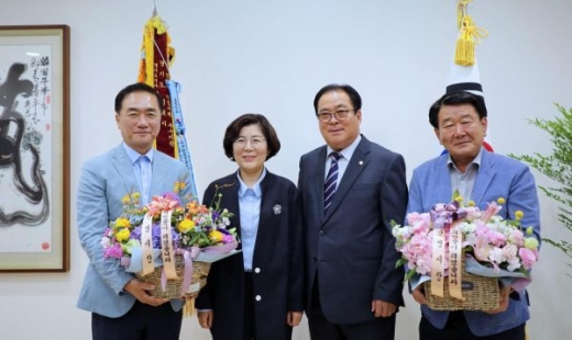 김보라 안성시장, 화훼농가 살리기 캠페인 동참