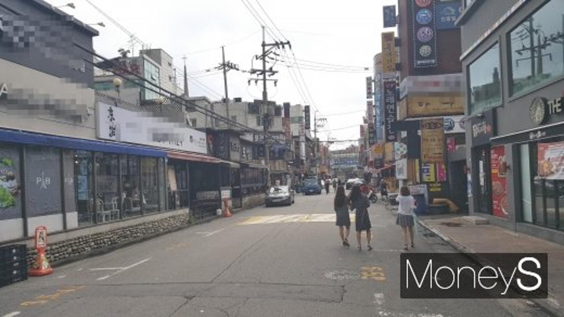 ‘방이동 먹자골목’ 울상… 고깃집 매출 코로나19 후 76% '뚝'