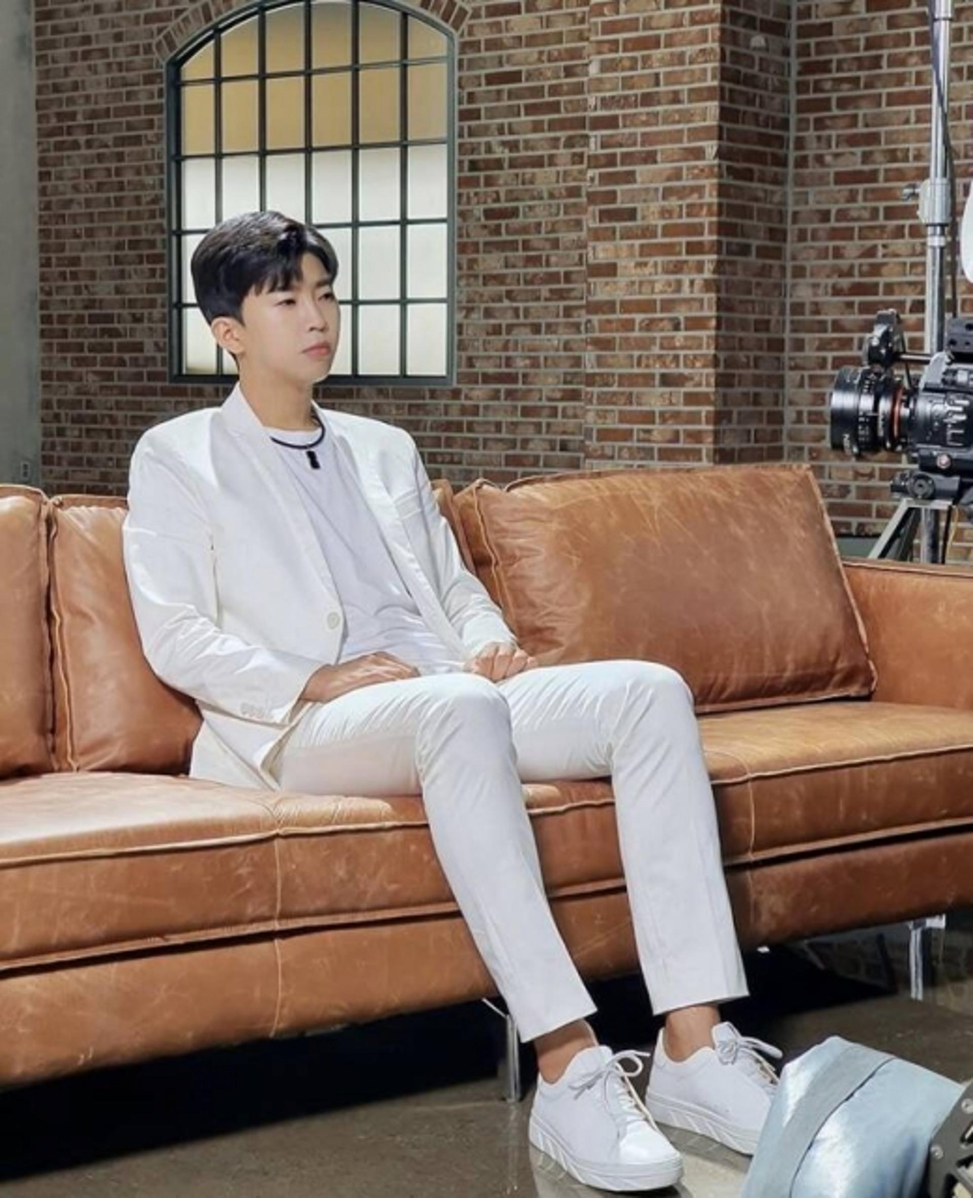 임영웅, 화이트 섹시美… "이게 바로 perfect"