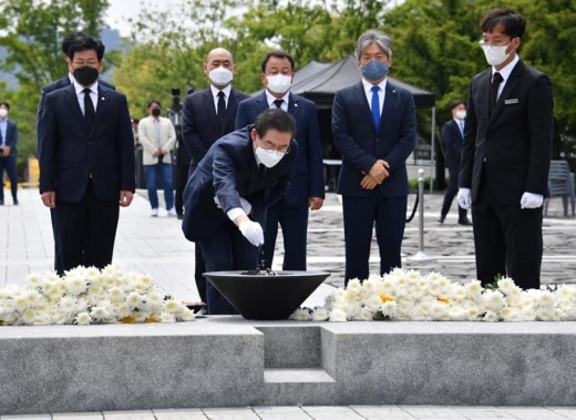 故노무현 11주기, 박원순 "영원한 동지, 그립습니다"