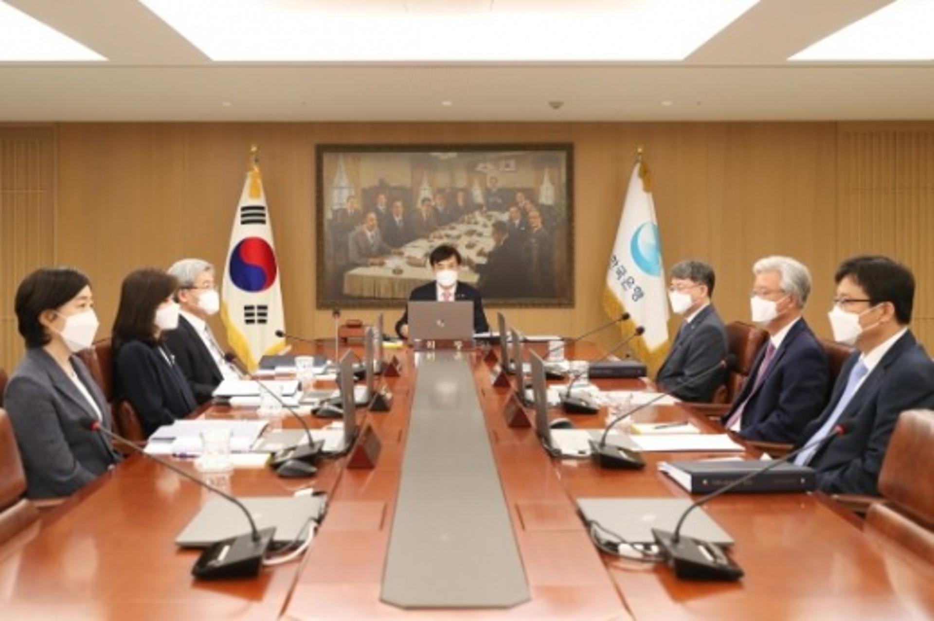 '대통령 경제멘토' 조윤제 위원, 다음 금통위 참석하나