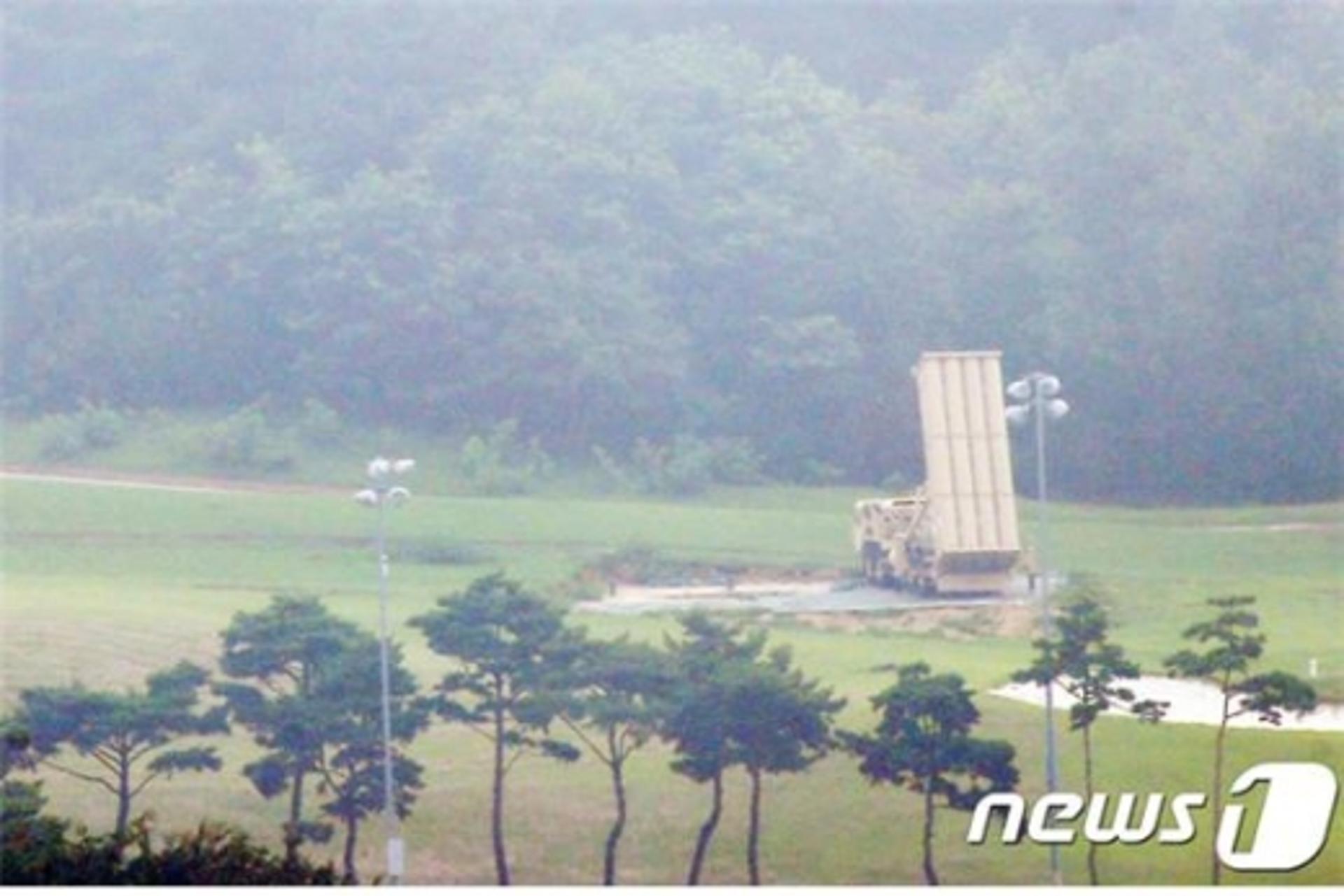 북한, '사드장비 기습 반입' 비난… "미국 총알받이 놀음에 미쳐"