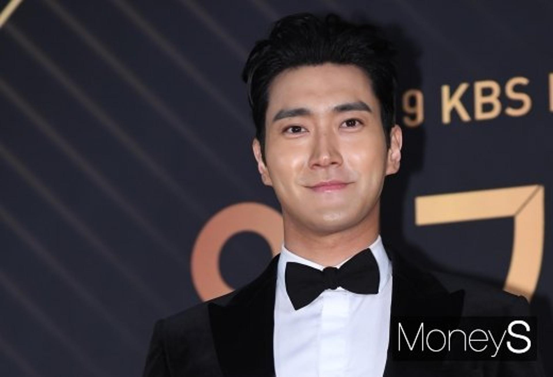 최시원 사칭 계정 '주의' "기부금 모금? 나 아냐"