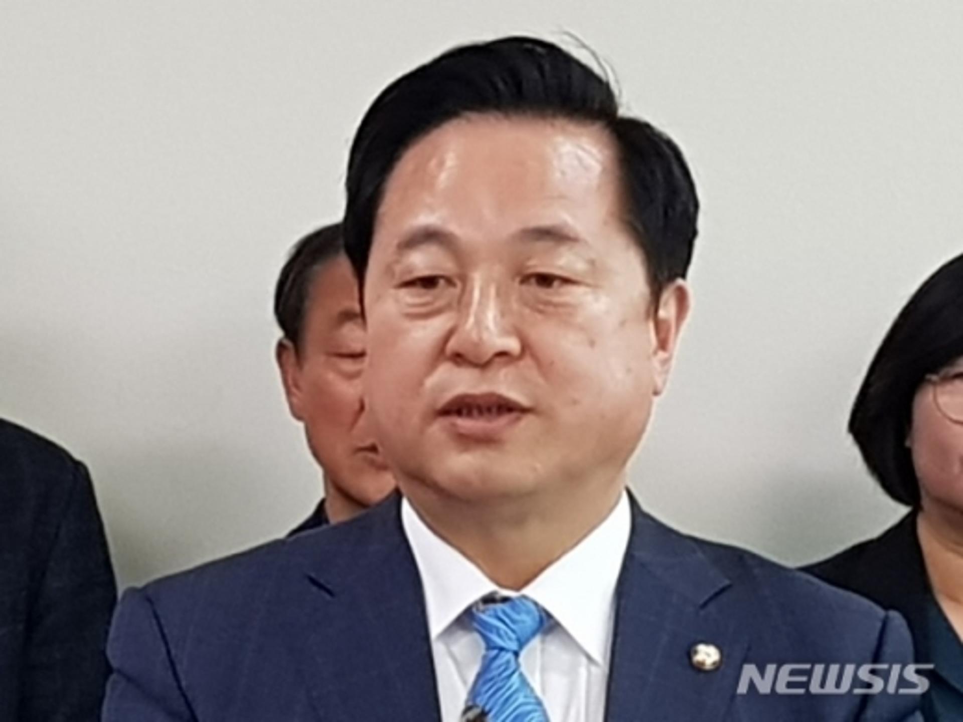 이재명에 이어 김두관도  '재난지원금 추가 지원' 주장