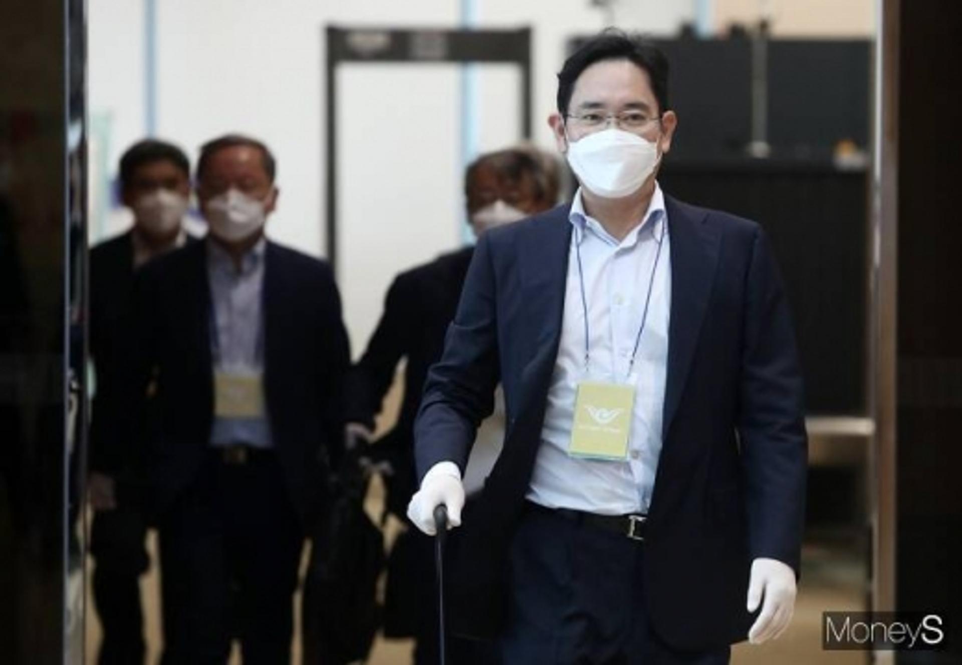 이재용 ‘수사심의위’ 신청 이틀 만에 檢 ‘구속영장’ 맞불
