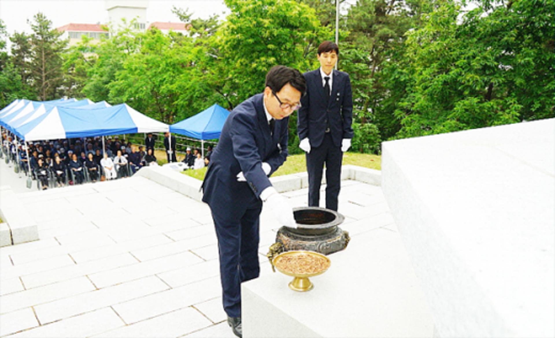 파주시 "순국선열·호국영령 숭고한 희생"… 현충일 추념식 엄수
