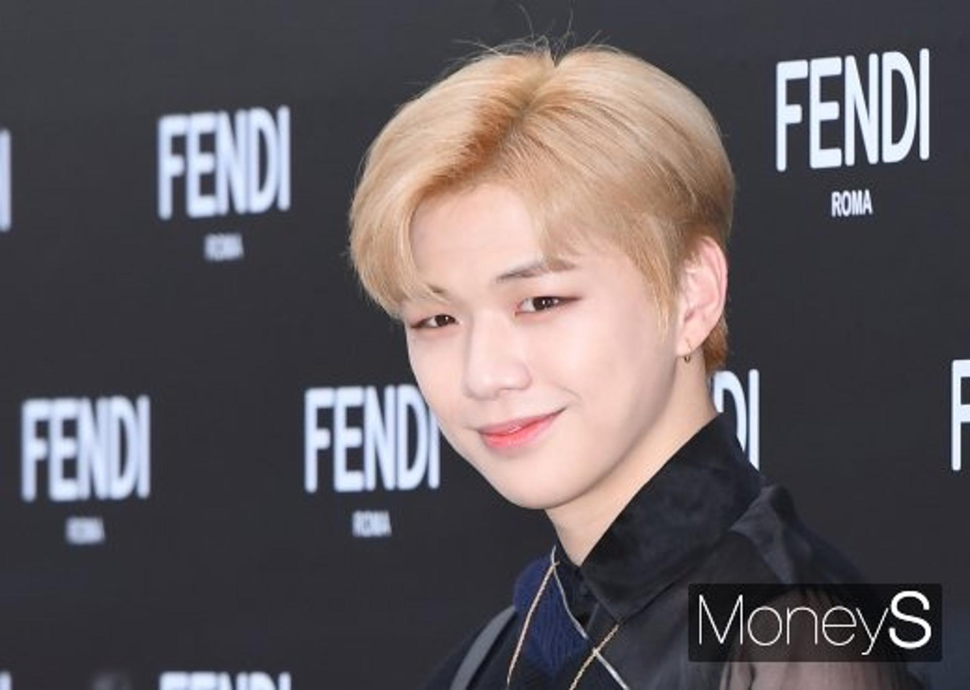 강다니엘, 아이돌차트 115주 연속 최다득표… 오늘 전참시 나온다