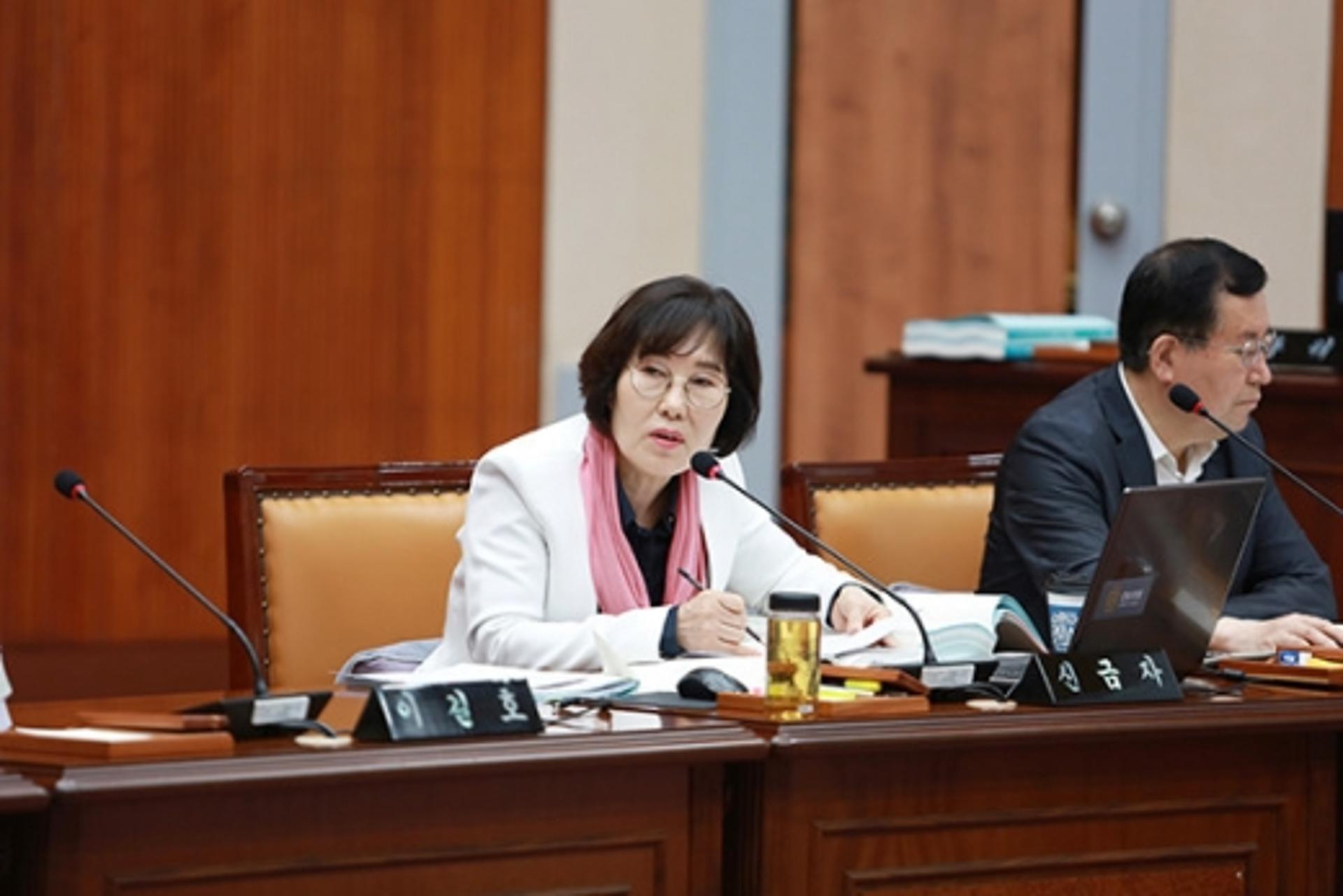 신금자 군포시의원, 행감서 위탁시설 관리감독 소홀 지적