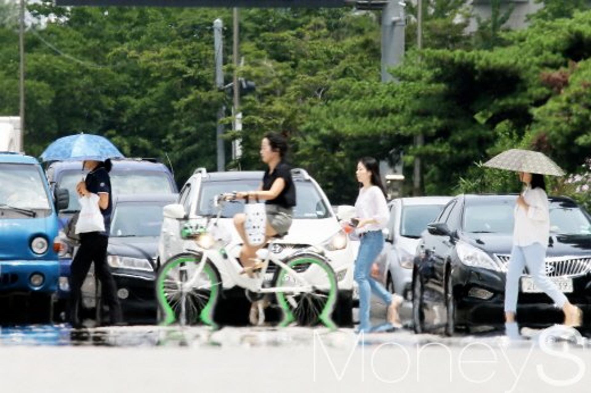 오늘 낮 기온 33도… 내륙 곳곳서 소나기