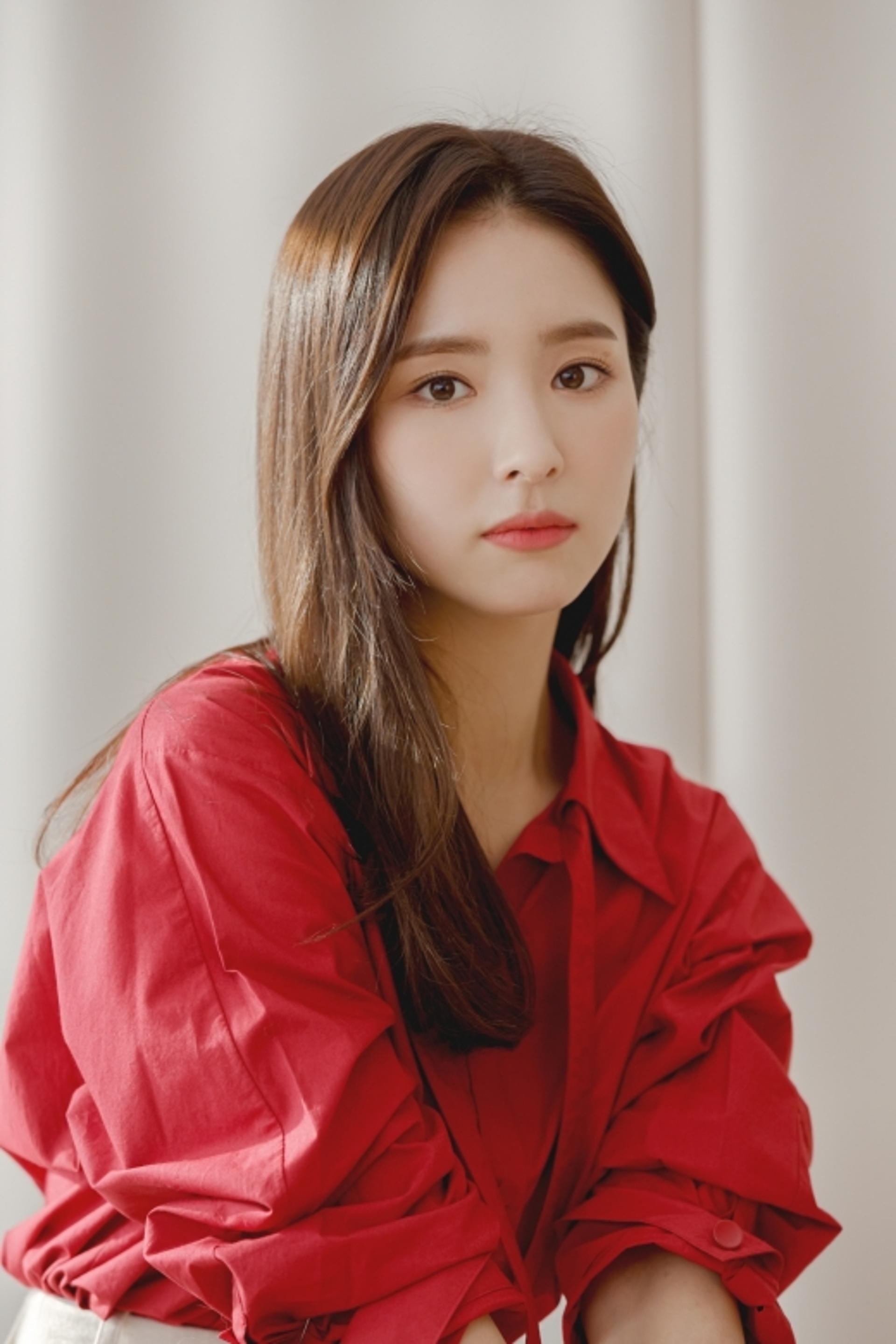 신세경 '런온' 출연확정… 외화번역가로 돌아온다