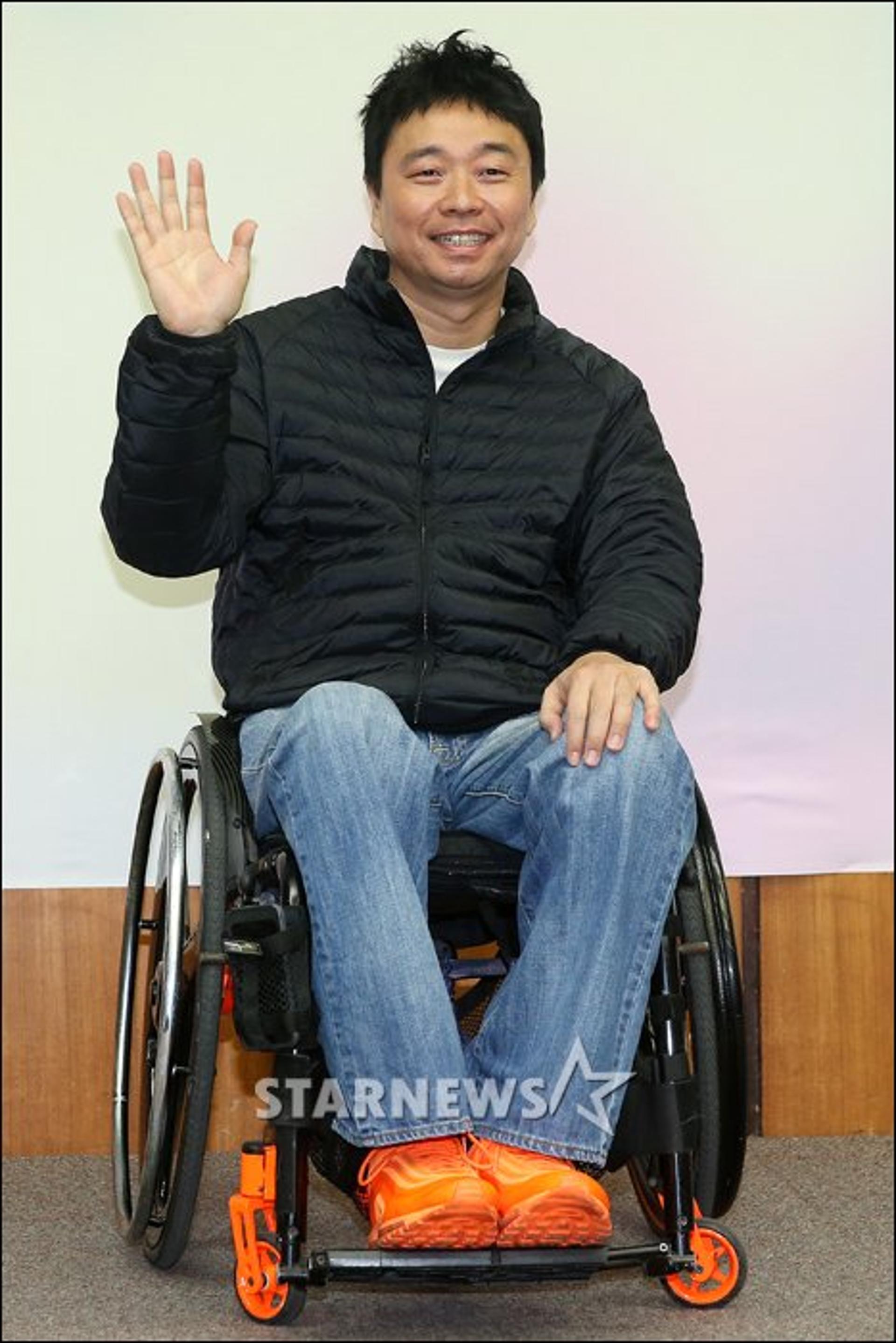 강원래, 하반신 마비 고쳐준단 네티즌에…