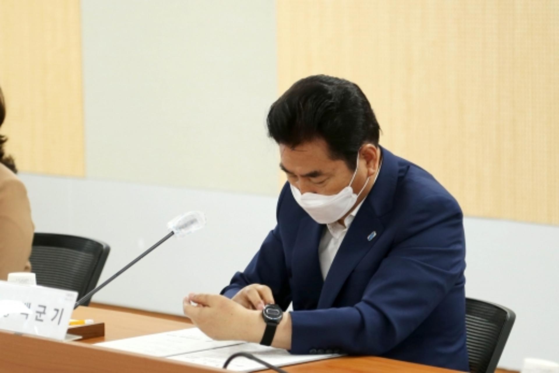 용인시, 국내 첫 어르신 원격돌봄 시스템 7월 도입