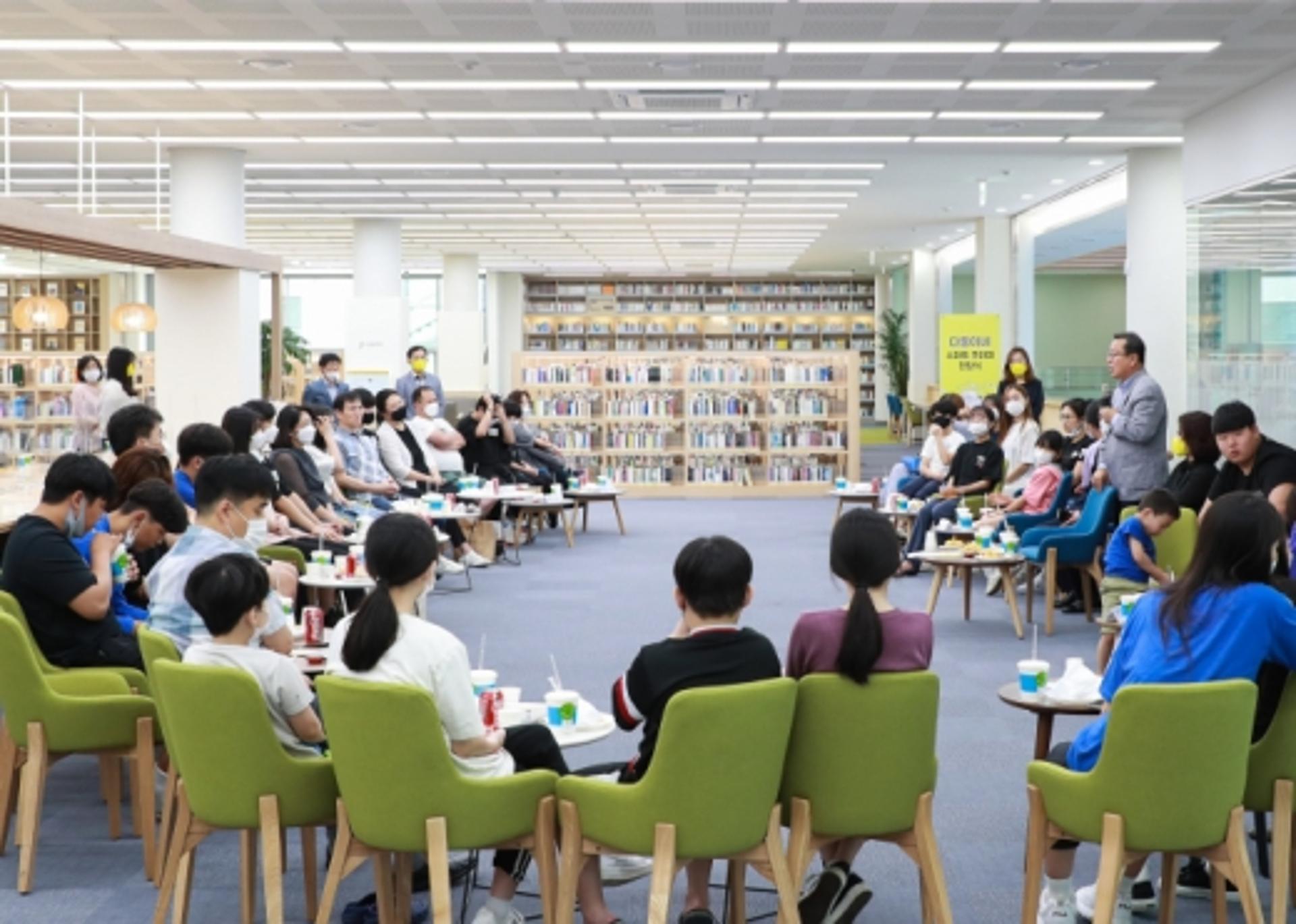 남양주시, '땡큐 다둥이 스마트기기' 전달식