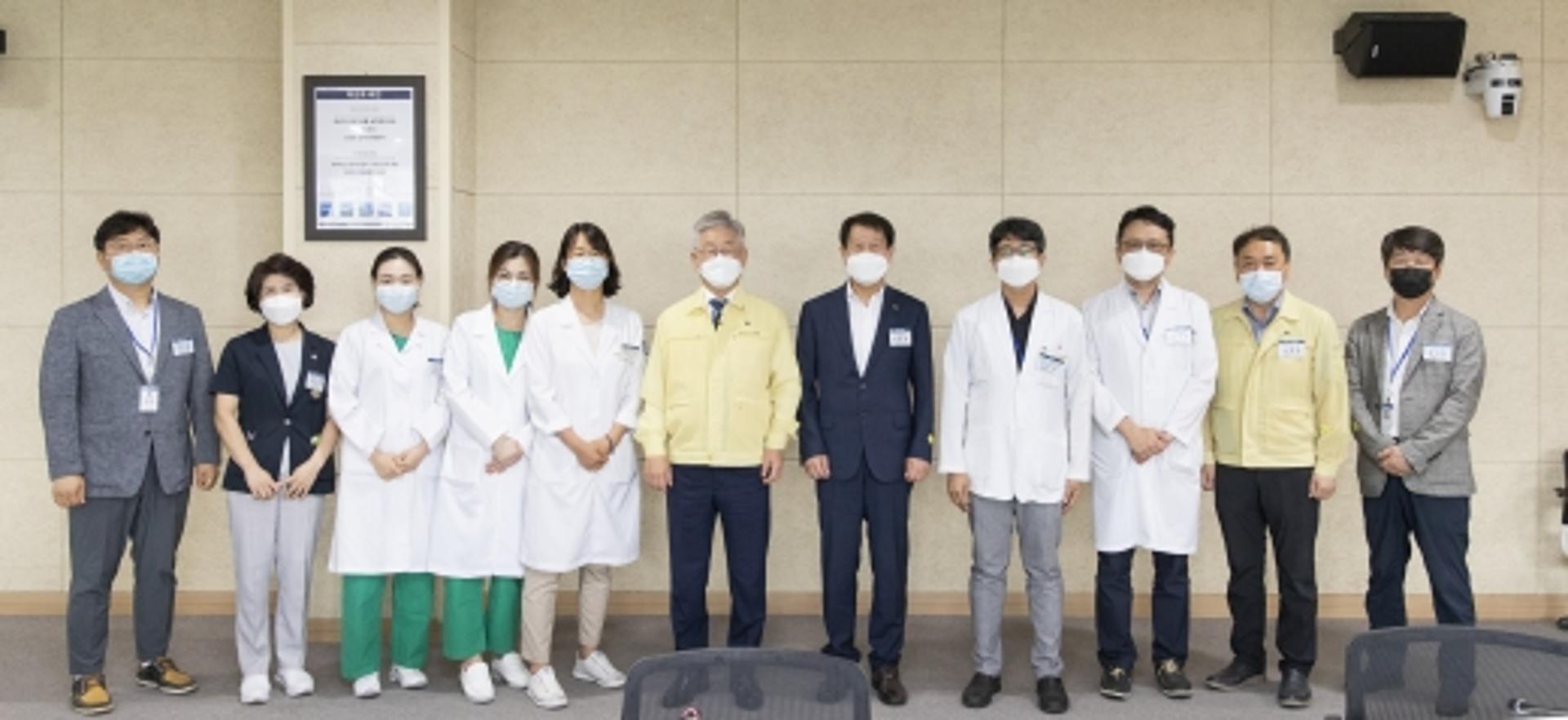 이재명, 코로나19 방역현장 찾아 "의료진에 감사"