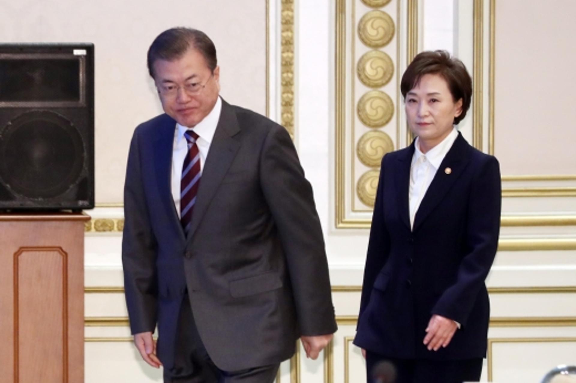 文, 직접 종부세 카드 꺼냈다… 김현미 장관 불러 한 말은?
