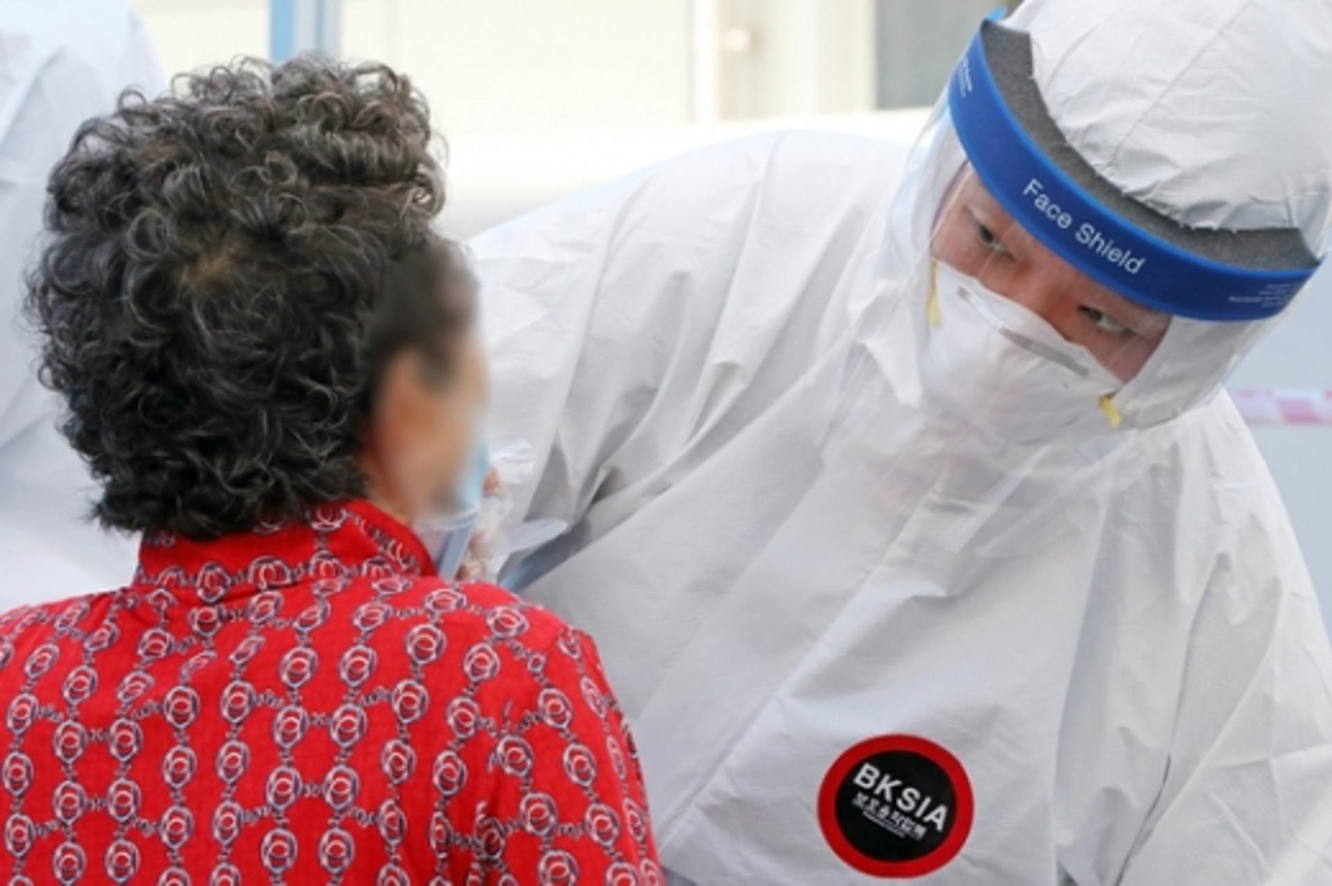 코로나19 환자 35명 추가, 국내 누적 확진자 1만3373명