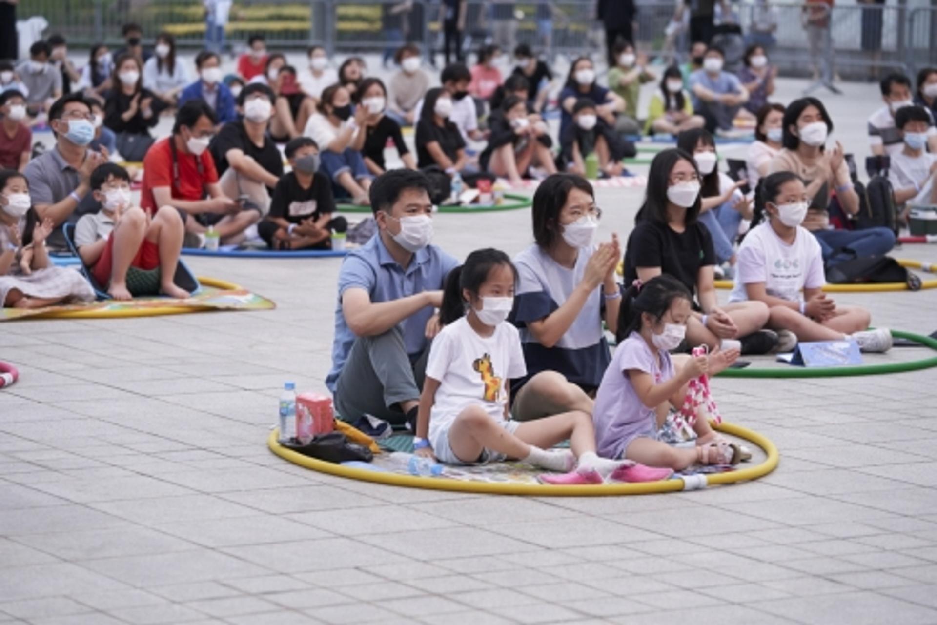 경기아트센터 '2020 REBOOTING' 공연 첫날 500여 관중 몰려