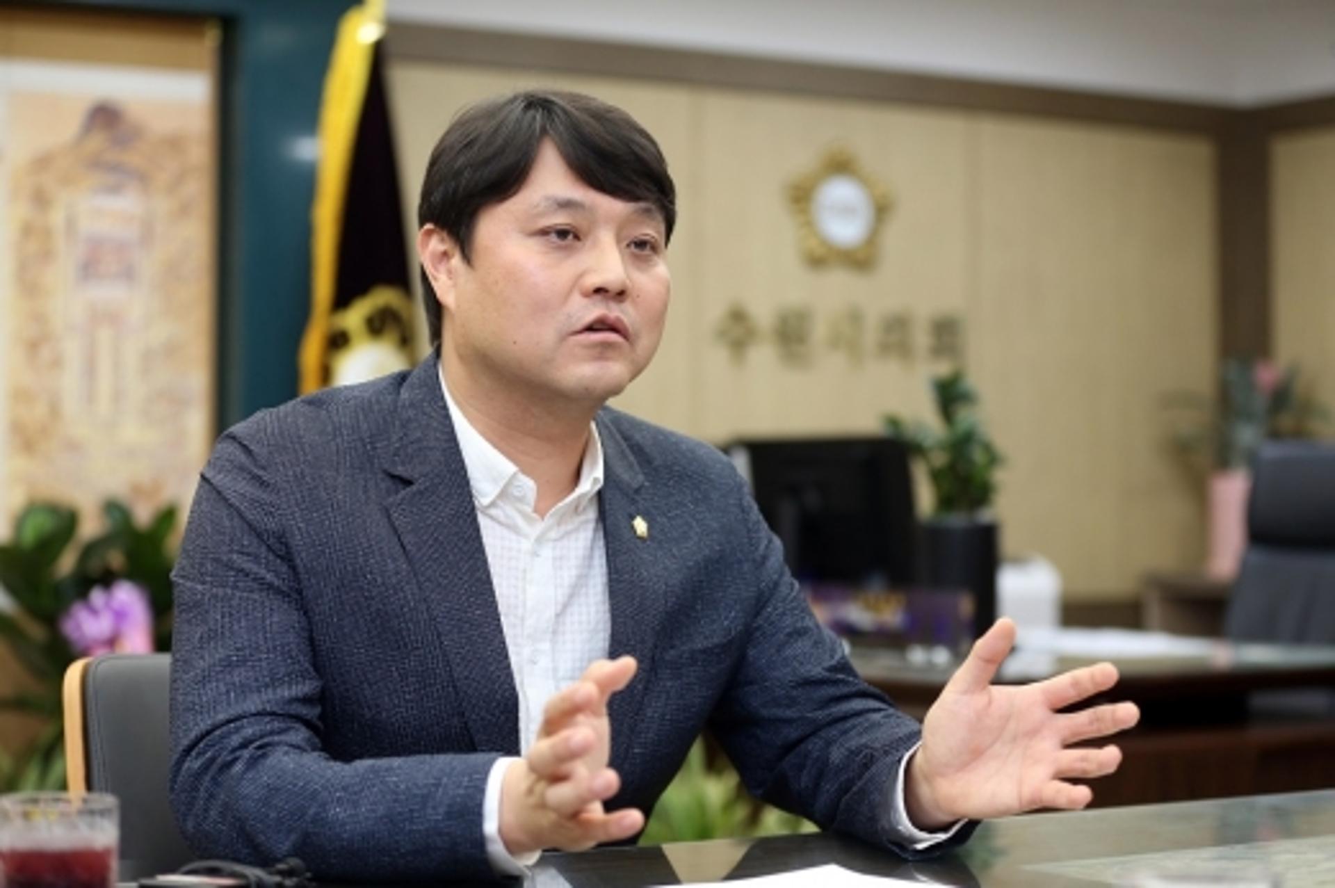 [인터뷰] 수원시의회 조석환 의장 "2년 안에 수원특례시 해결"