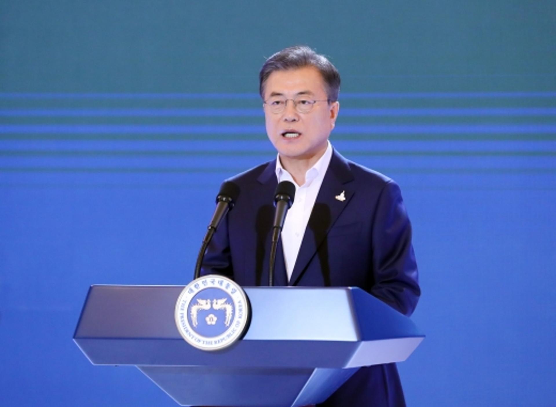 문 대통령 “경총, ’함께하는 경제 함께하는 미래’ 선구자 돼달라”