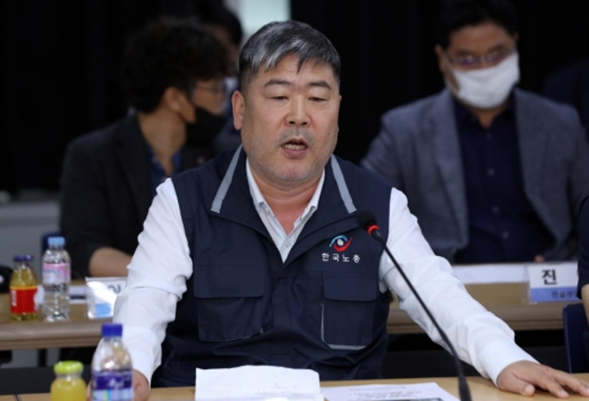 경총 50주년 축하 건넨 김동명 한국노총 위원장 “상생의 길 나서자”