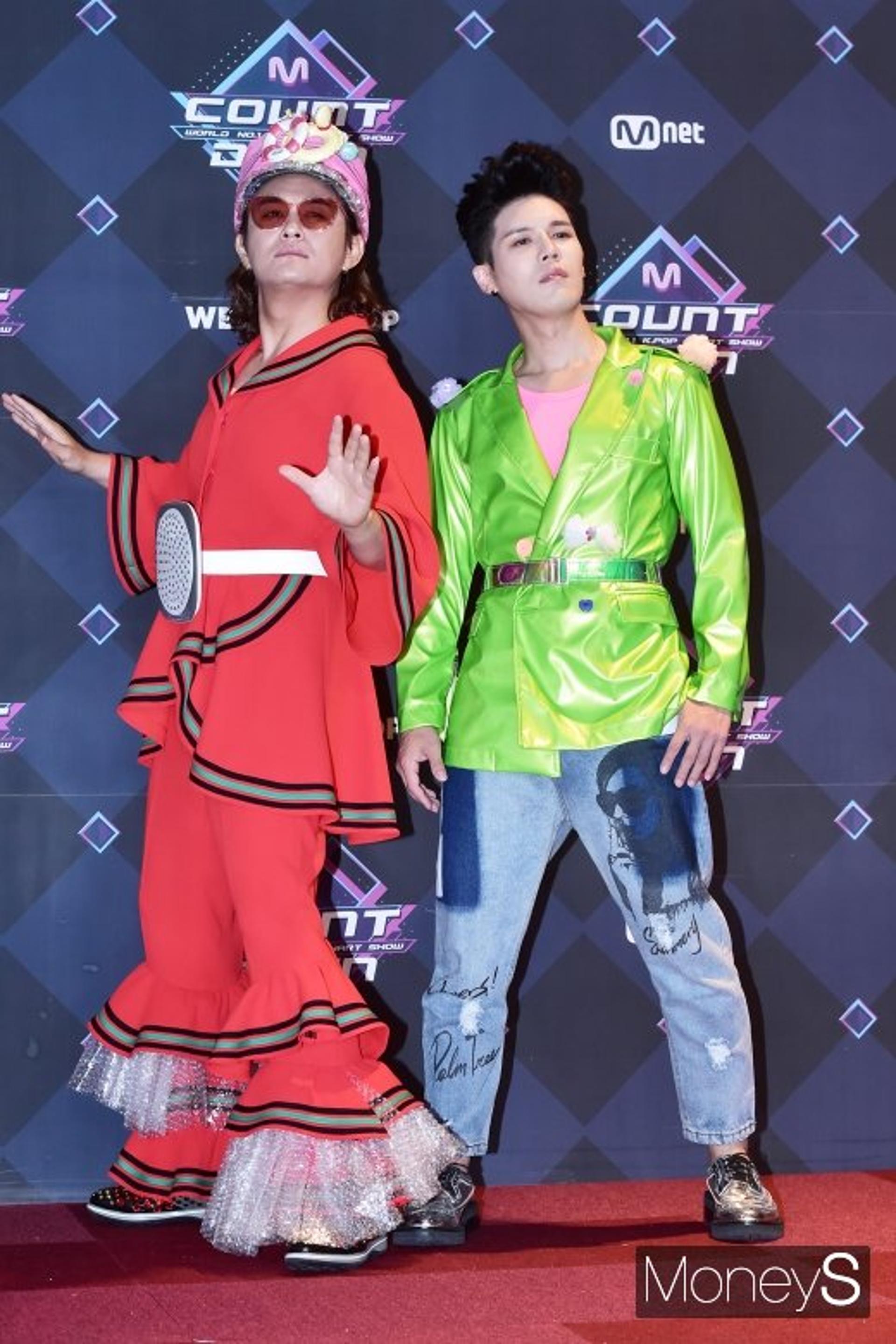 노라조 조빈 '카레' 인종차별 논란에…