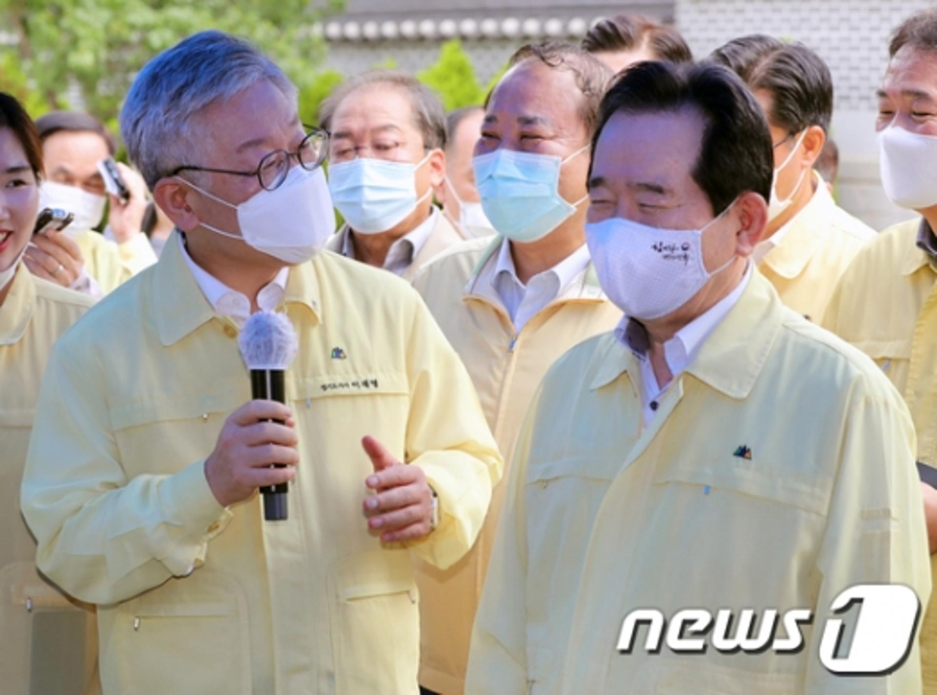 이재명 ASF 포상건의에 정세균 총리 "성실한 공직자 표창 옳은 일" 화답